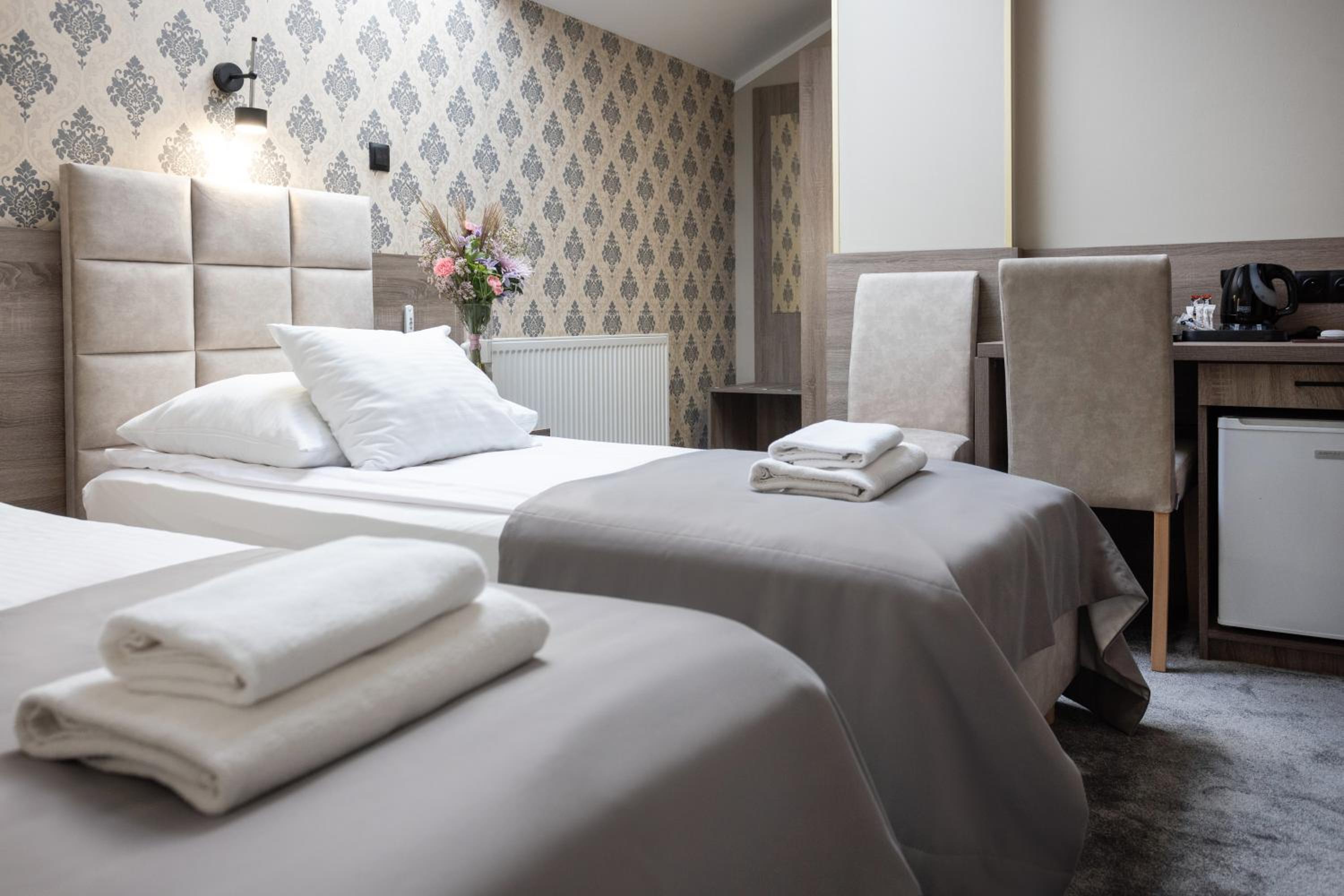 Superior Double or Twin Room - Photo 22