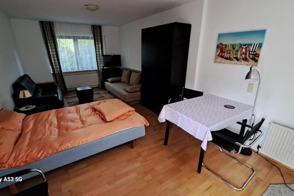 One-Bedroom Apartment photo 1