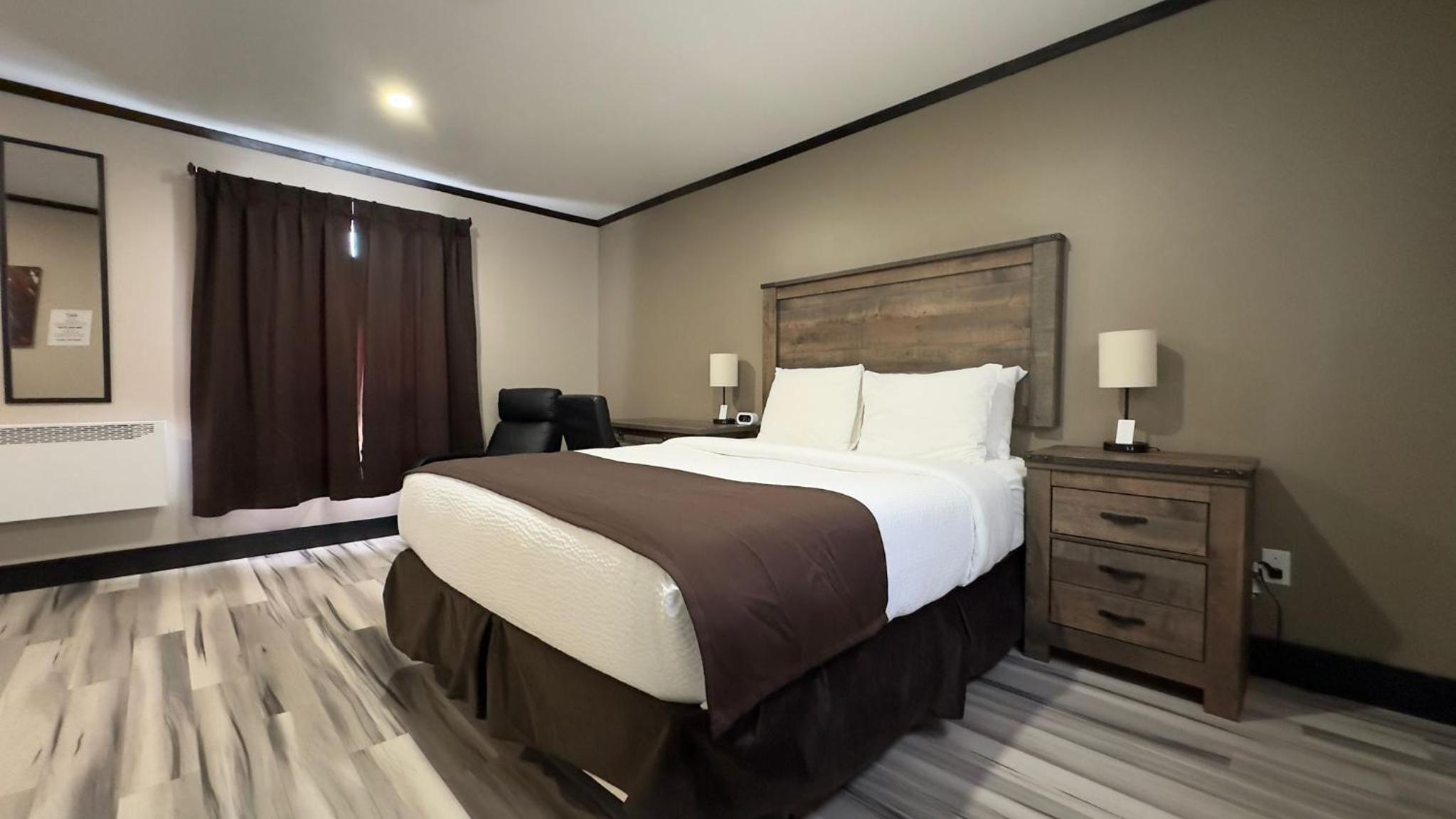 Queen Suite photo 2