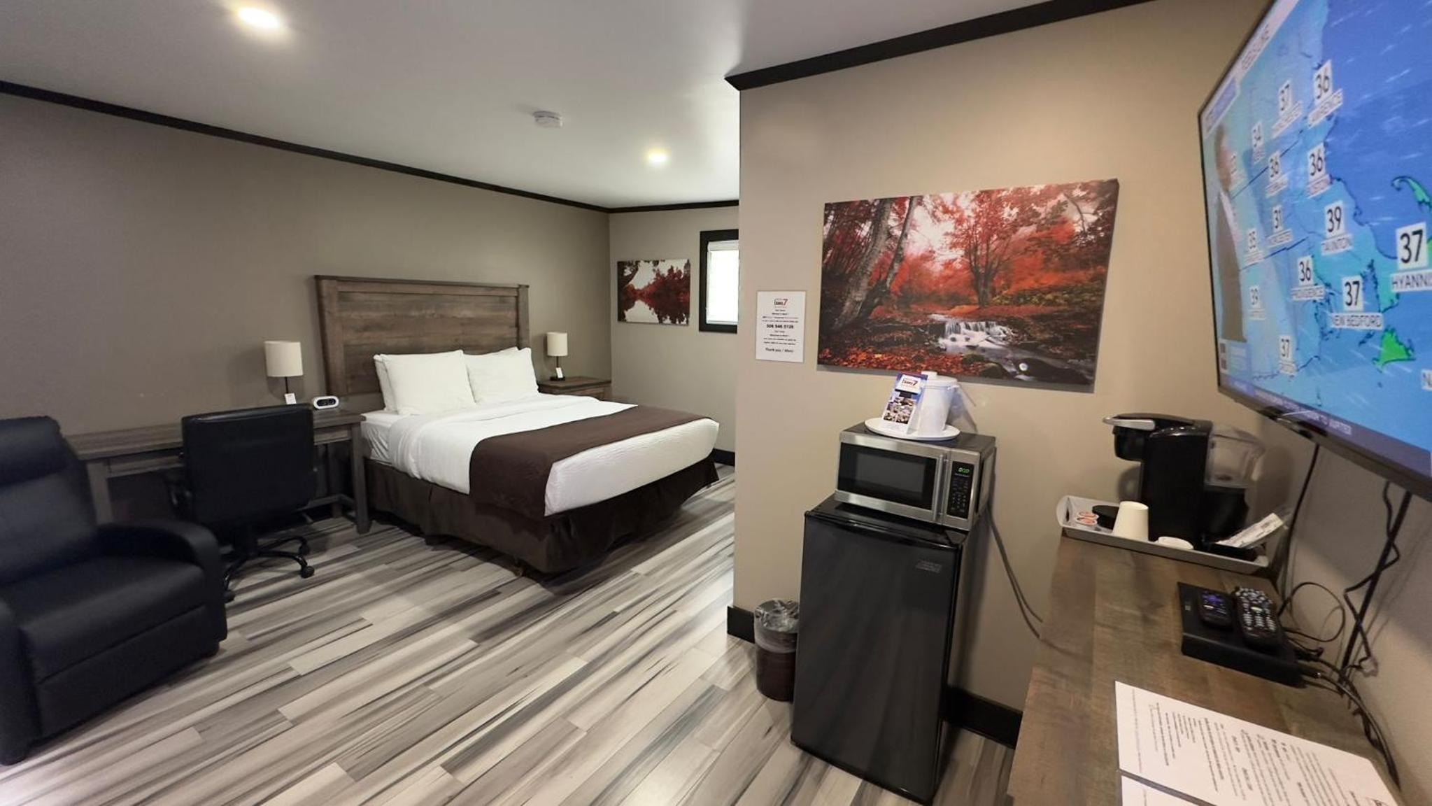 Queen Suite photo 1