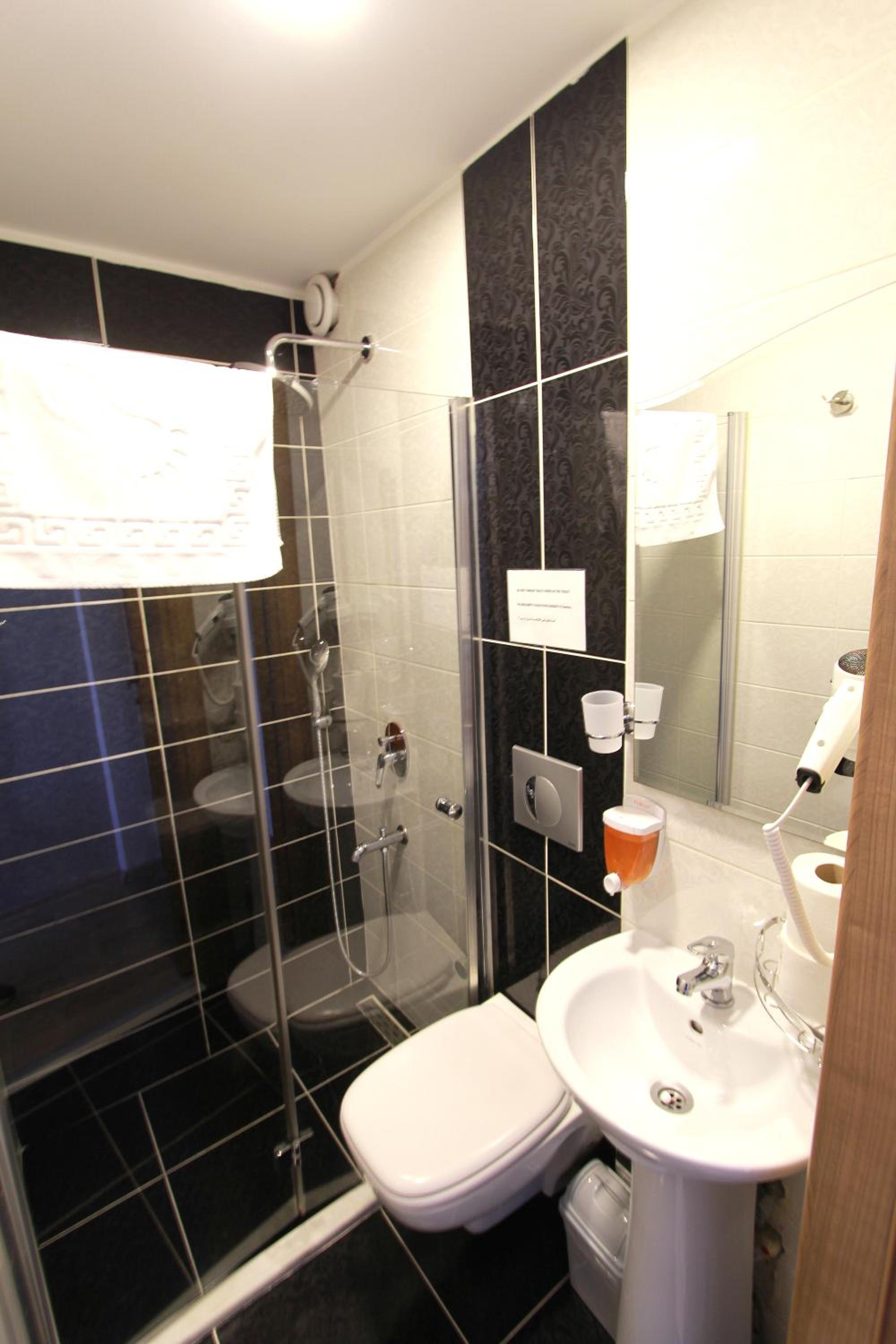 Twin Room with City View photo 2