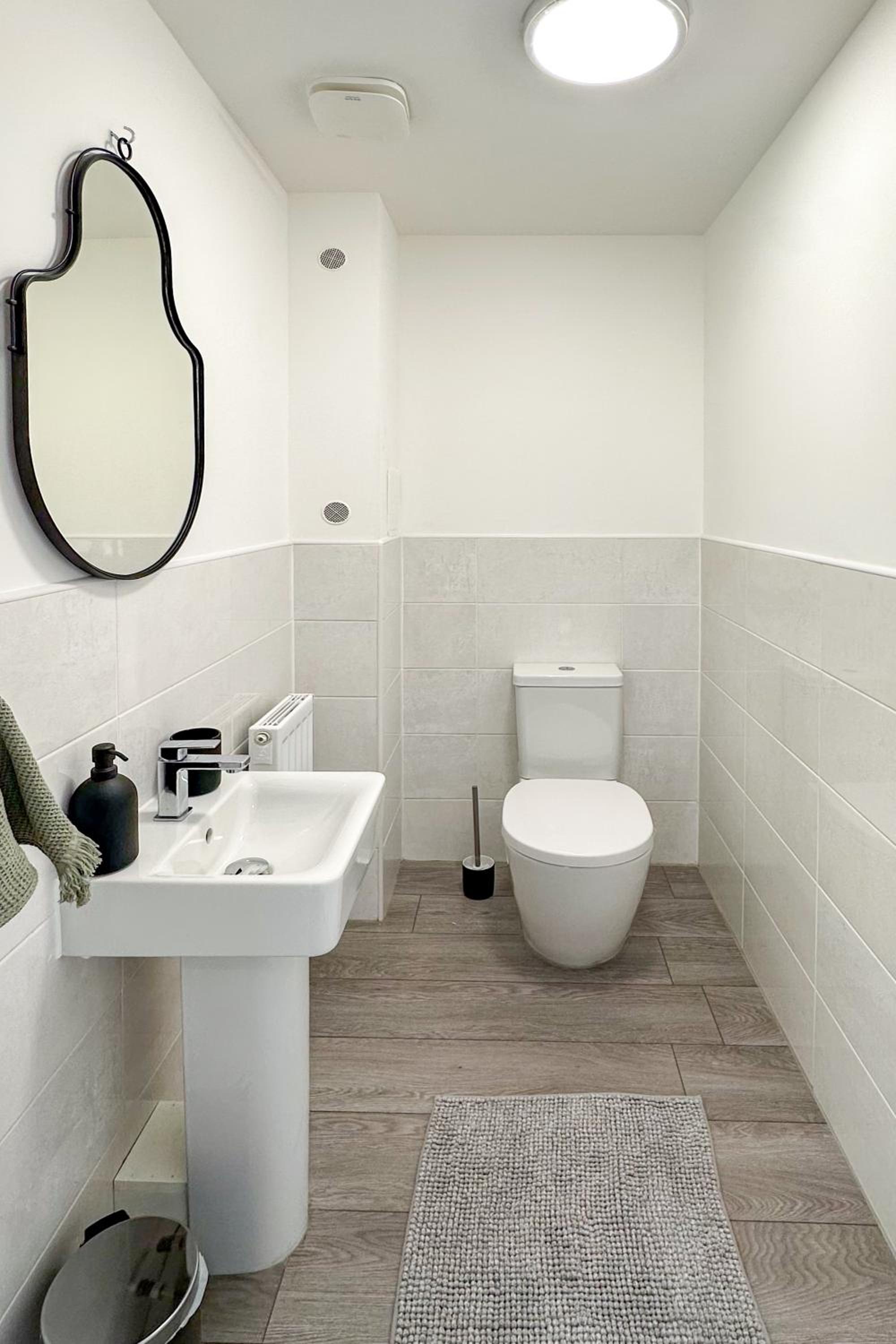 Three-Bedroom House photo 2