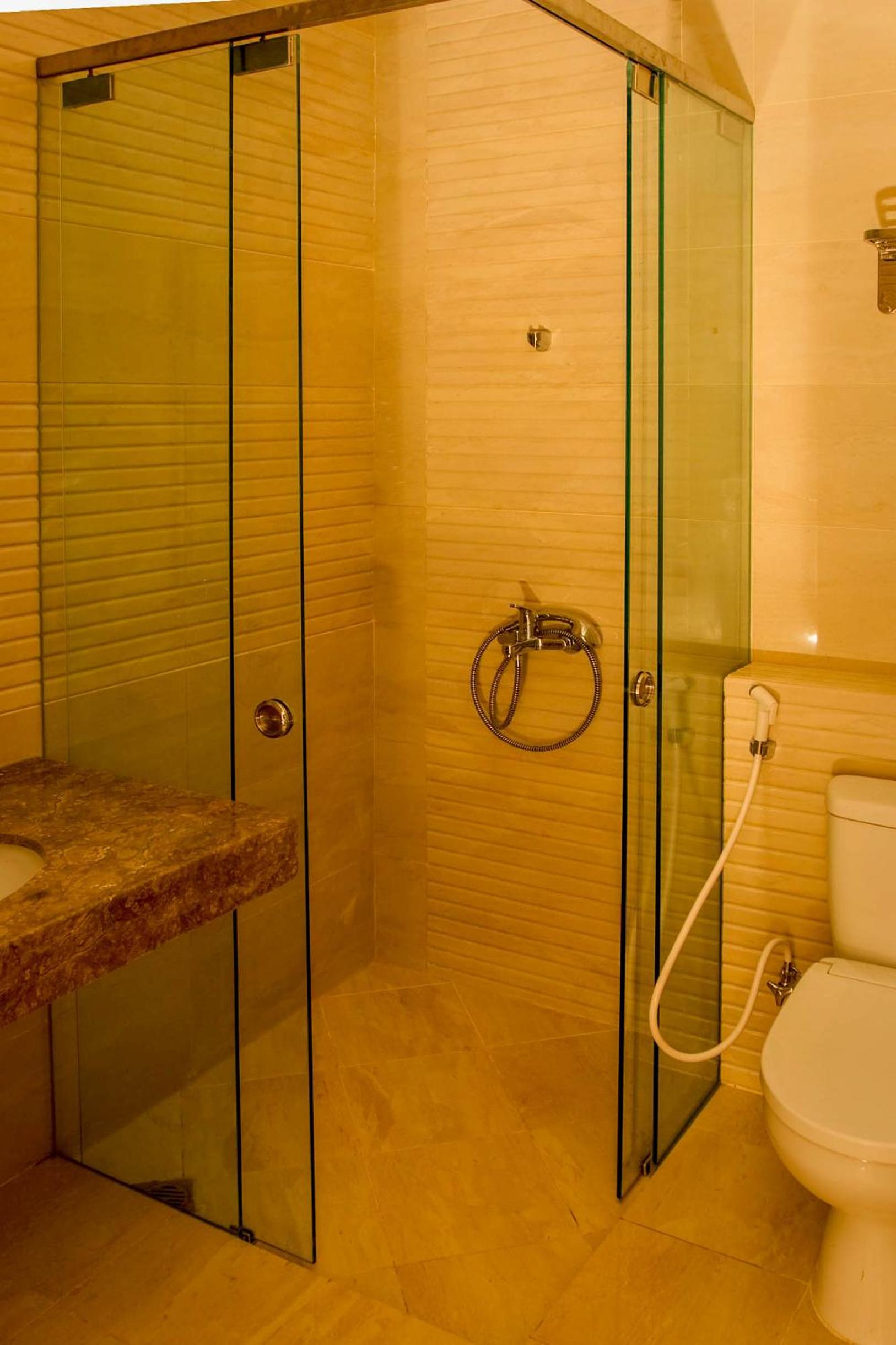 Five-Bedroom Villa with Private Pool - Photo 6