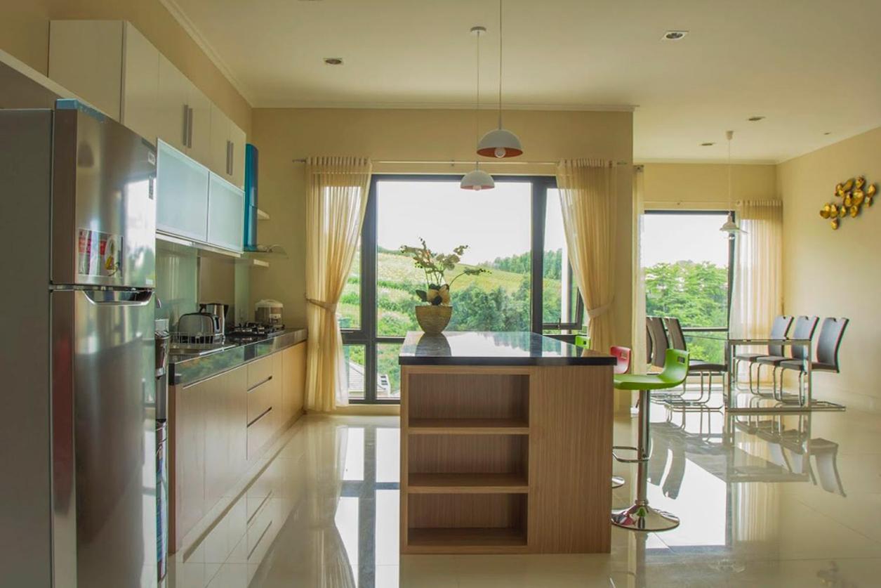 Five-Bedroom Villa with Private Pool - Photo 8