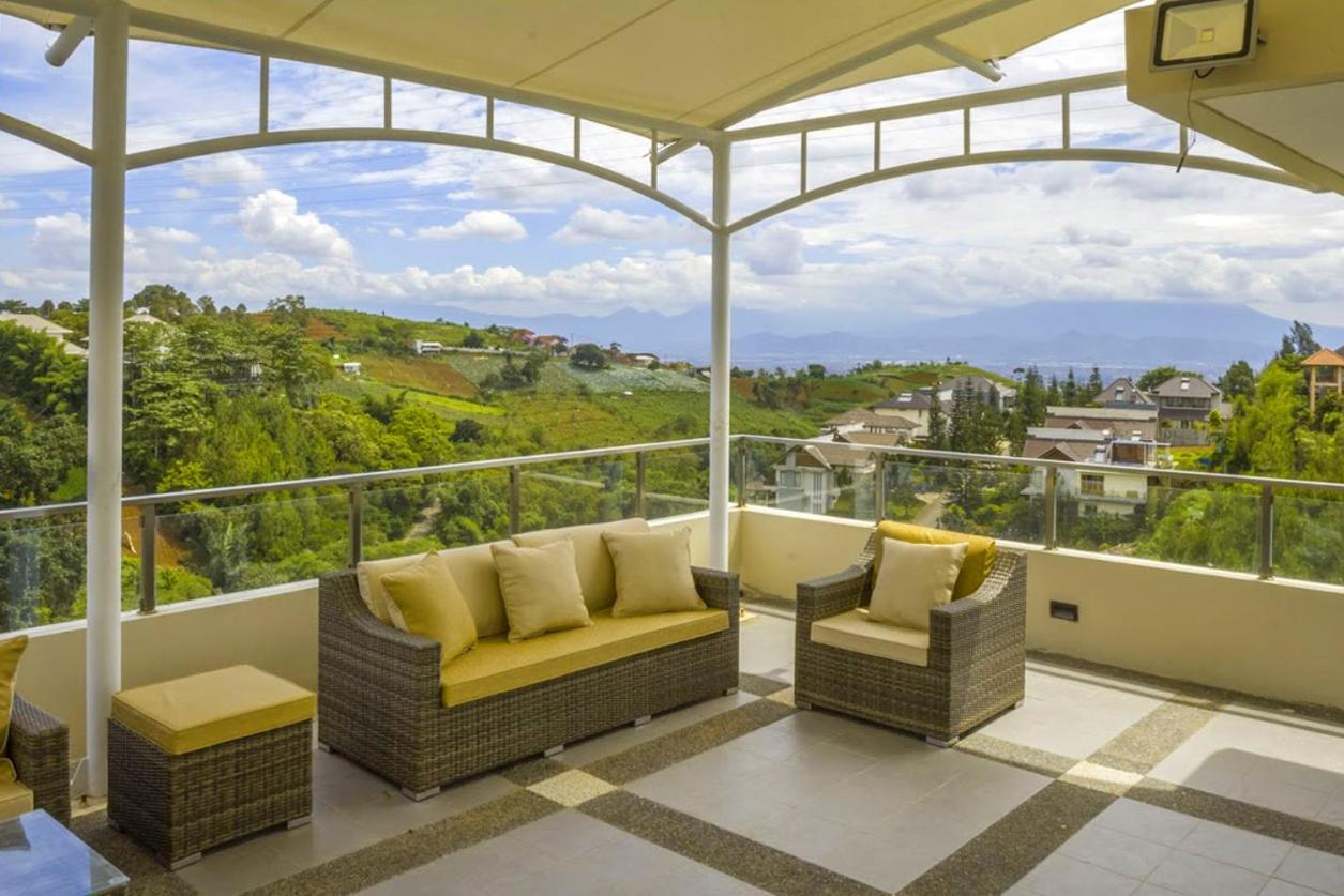 Five-Bedroom Villa with Private Pool - Photo 24