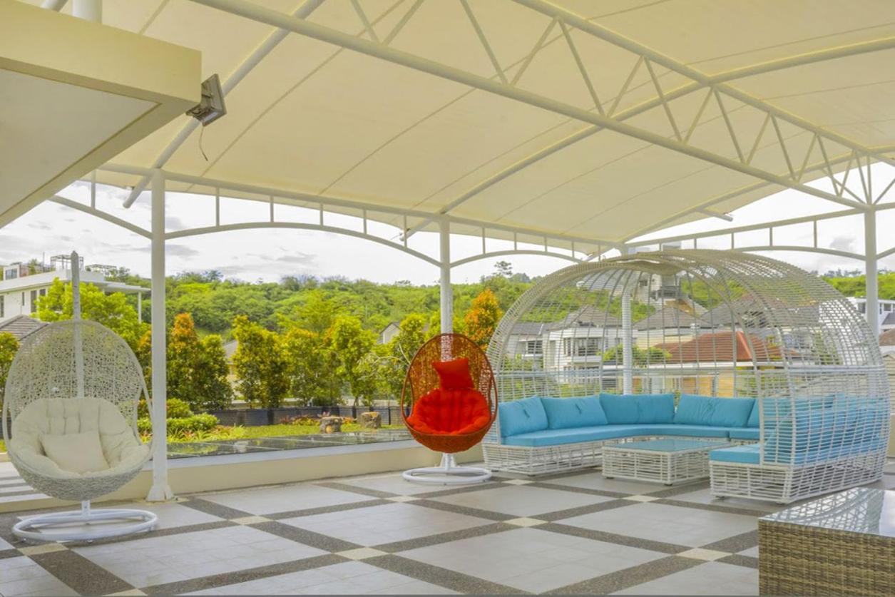 Five-Bedroom Villa with Private Pool - Photo 25