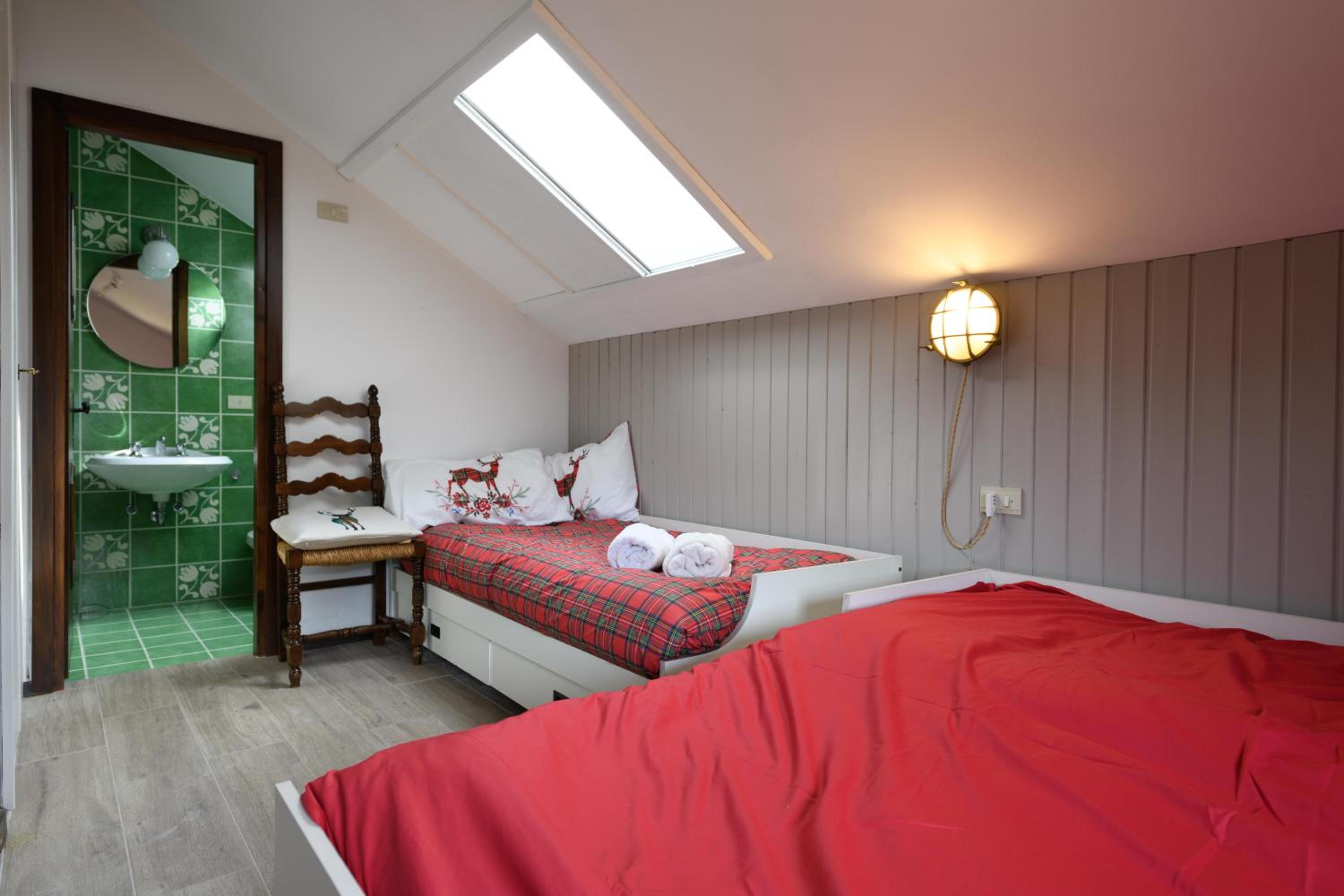Two-Bedroom Apartment with Balcony photo 2