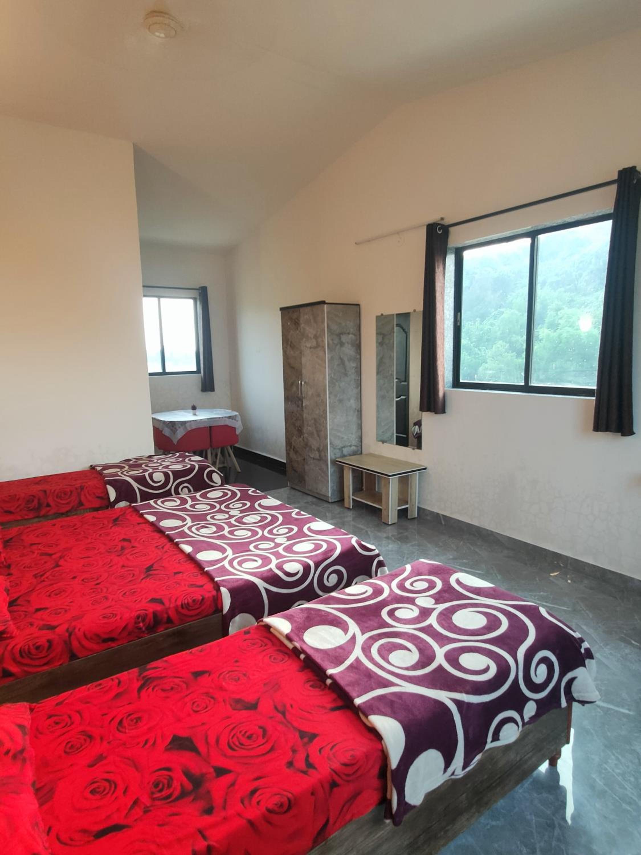 Quadruple Room with Lake View photo 3