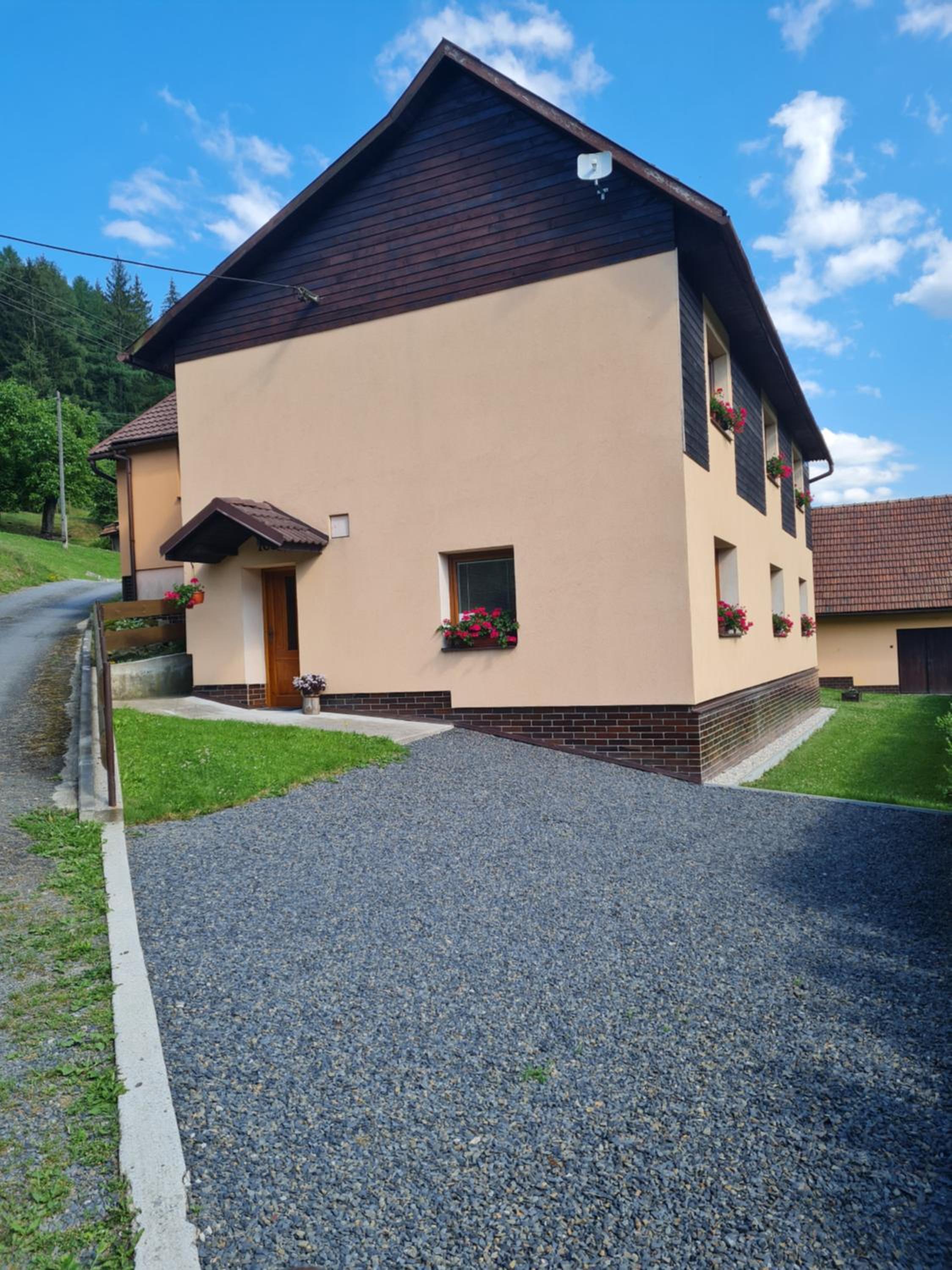 Three-Bedroom House photo 1