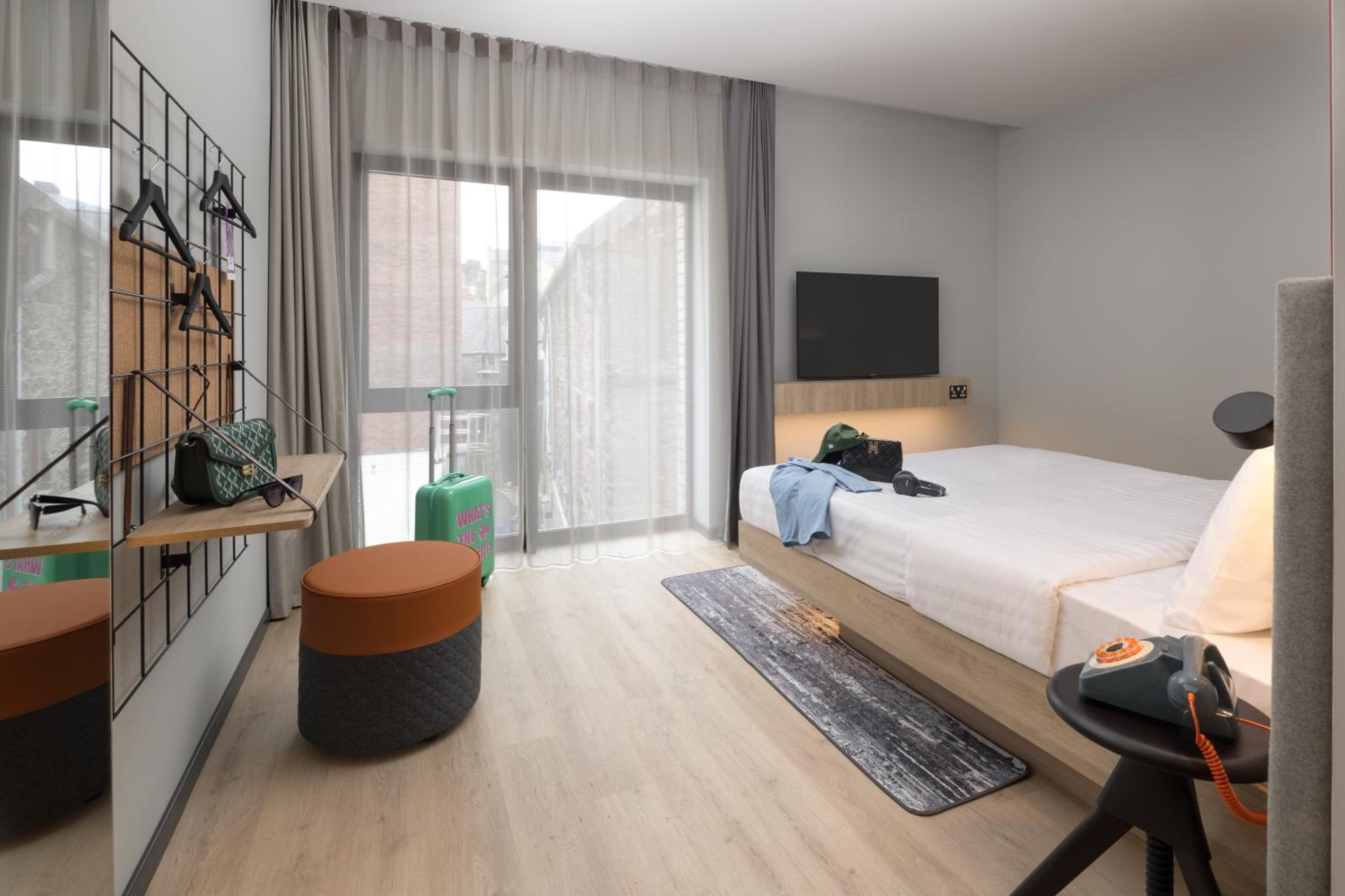 Queen Room - Mobility Accessible - Photo 1