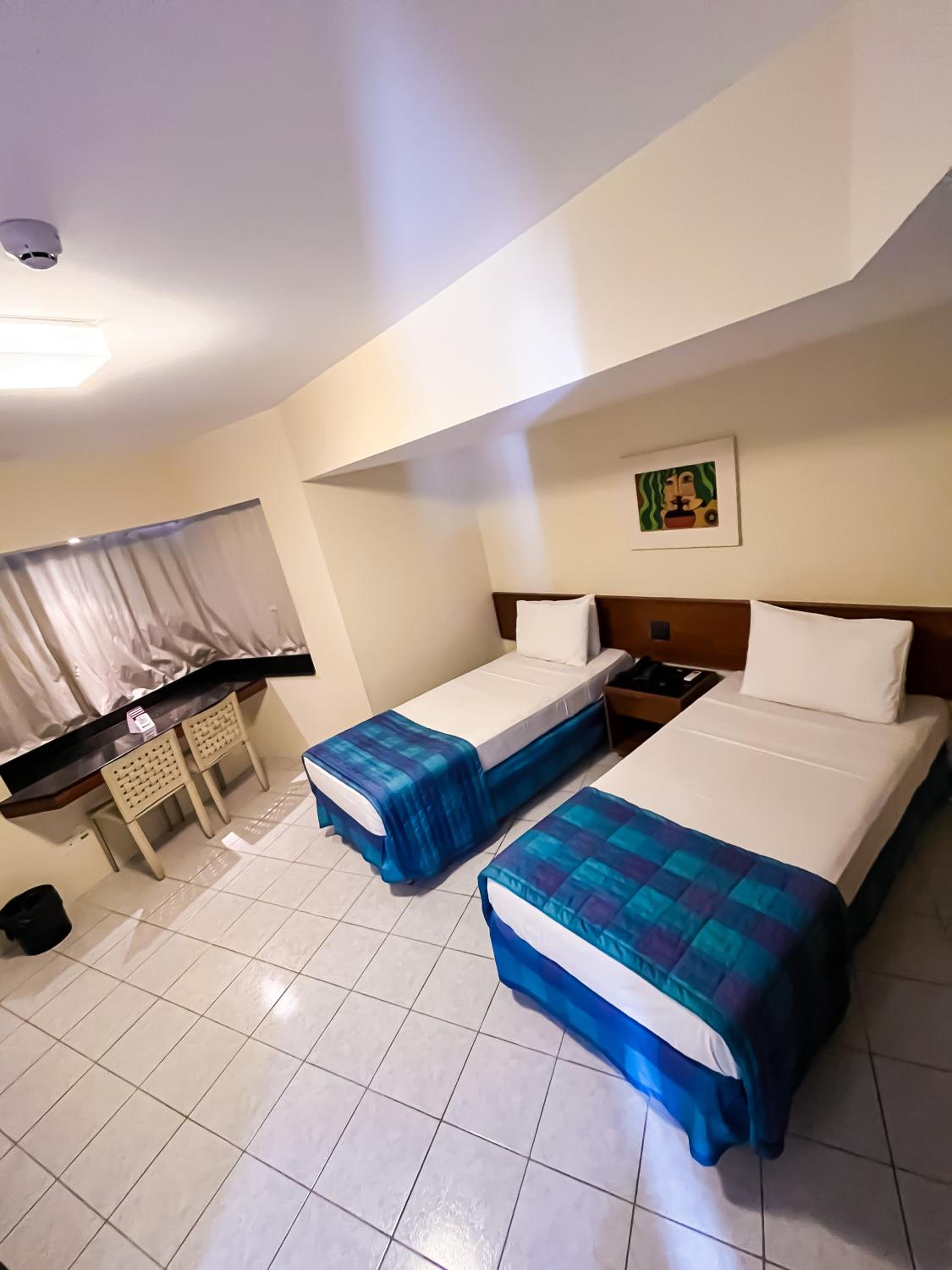 Standard Twin Room - Photo 4