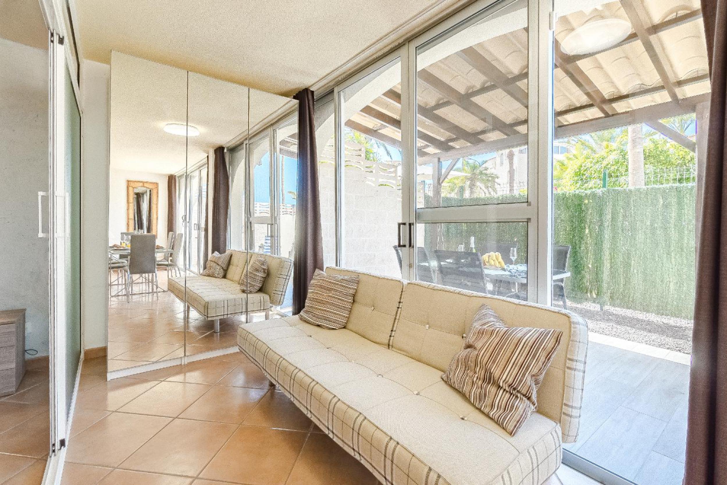 One-Bedroom Apartment with Terrace photo 2