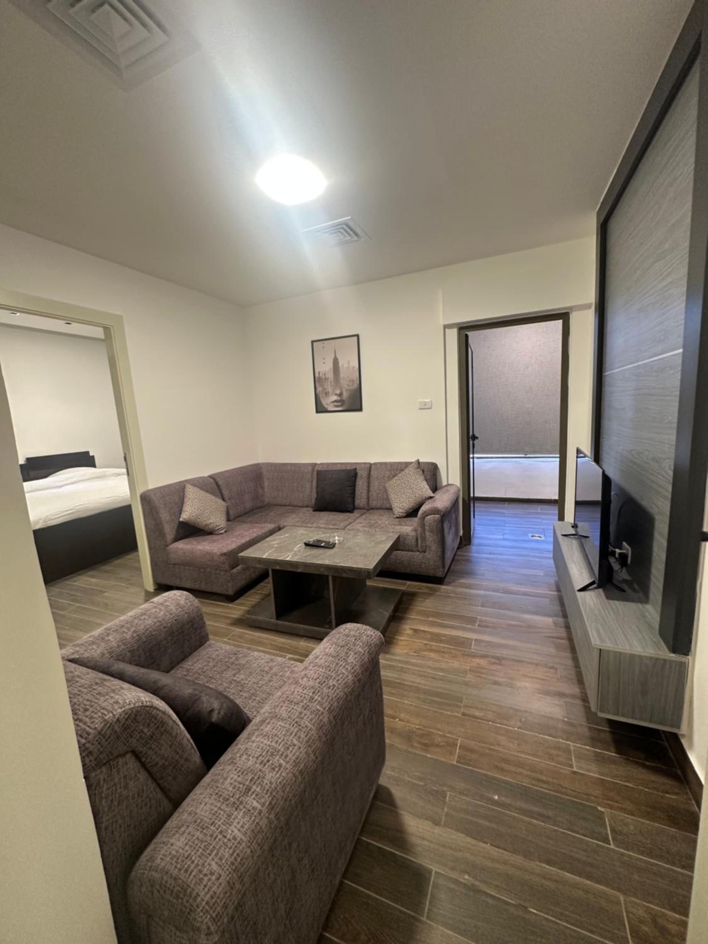 One-Bedroom Apartment photo 1