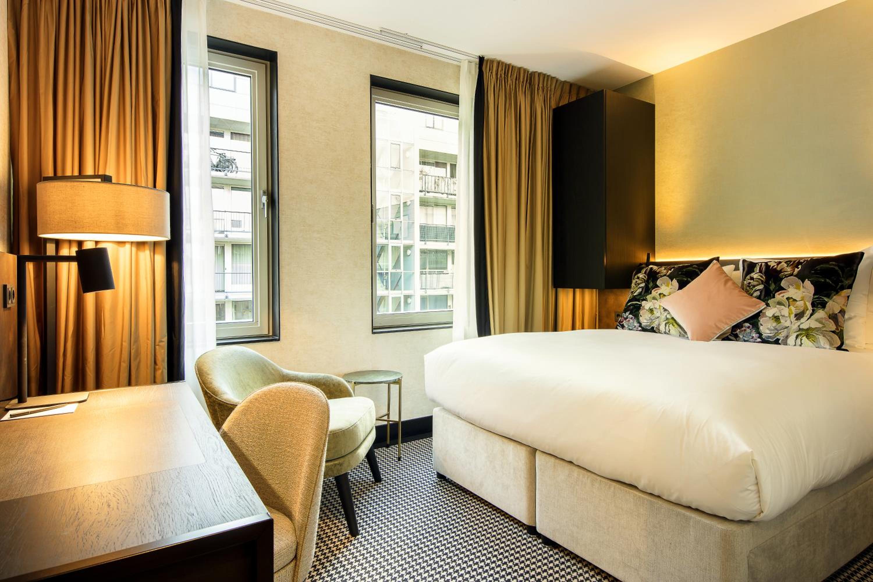 Double Room thumbnail 5
