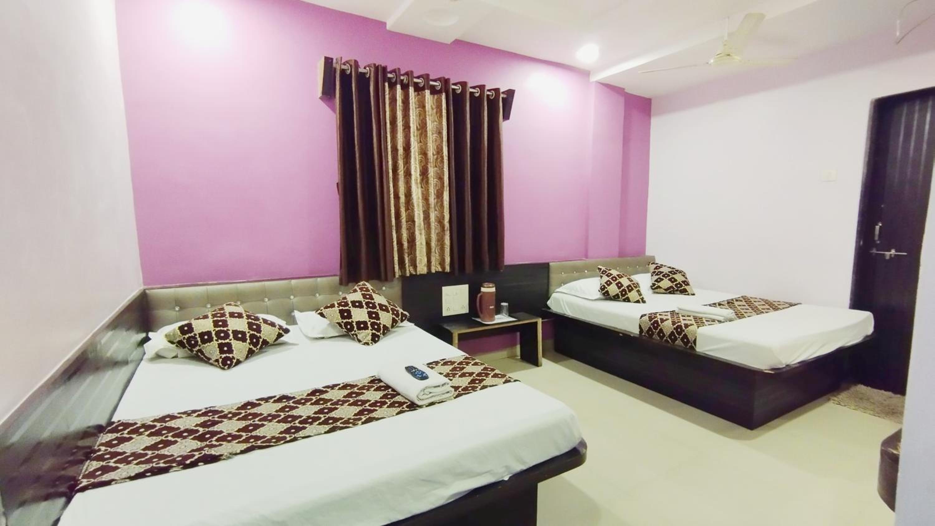 Deluxe Family Room - Photo 3