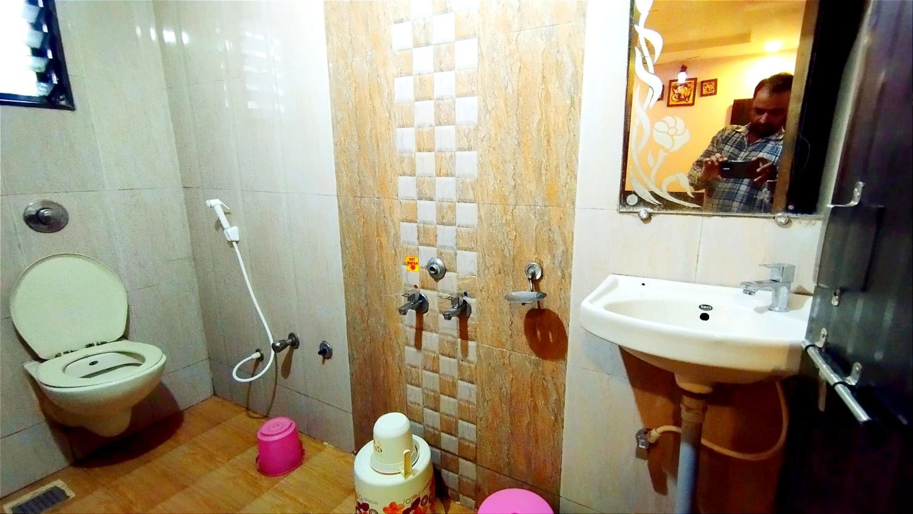 Deluxe Double Room - Non AC - Photo 12