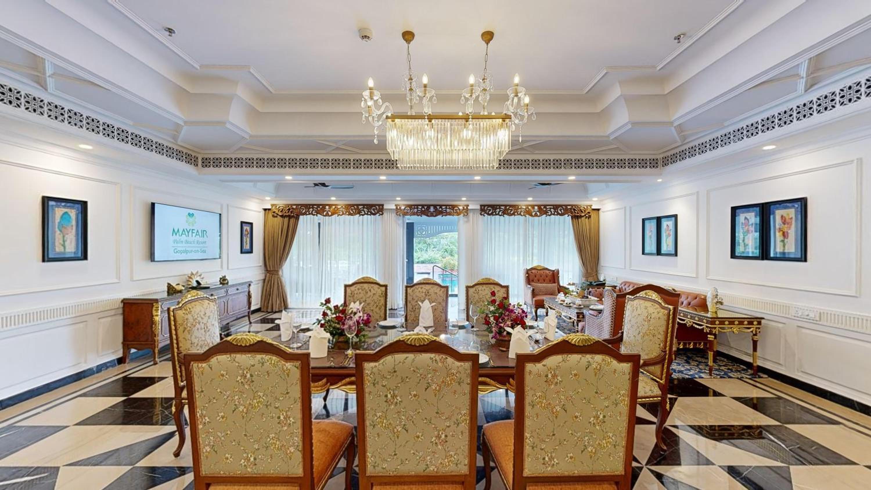 Villa – 10% Discount on Foods & Soft Beverages* | 15% Discounts on Laundry Services* | INR 500 spa credit during your stay on selective Massage services. TnC Apply.* | Free Mini-bar – 2 cans of soft Beverages (Once on Arrival)