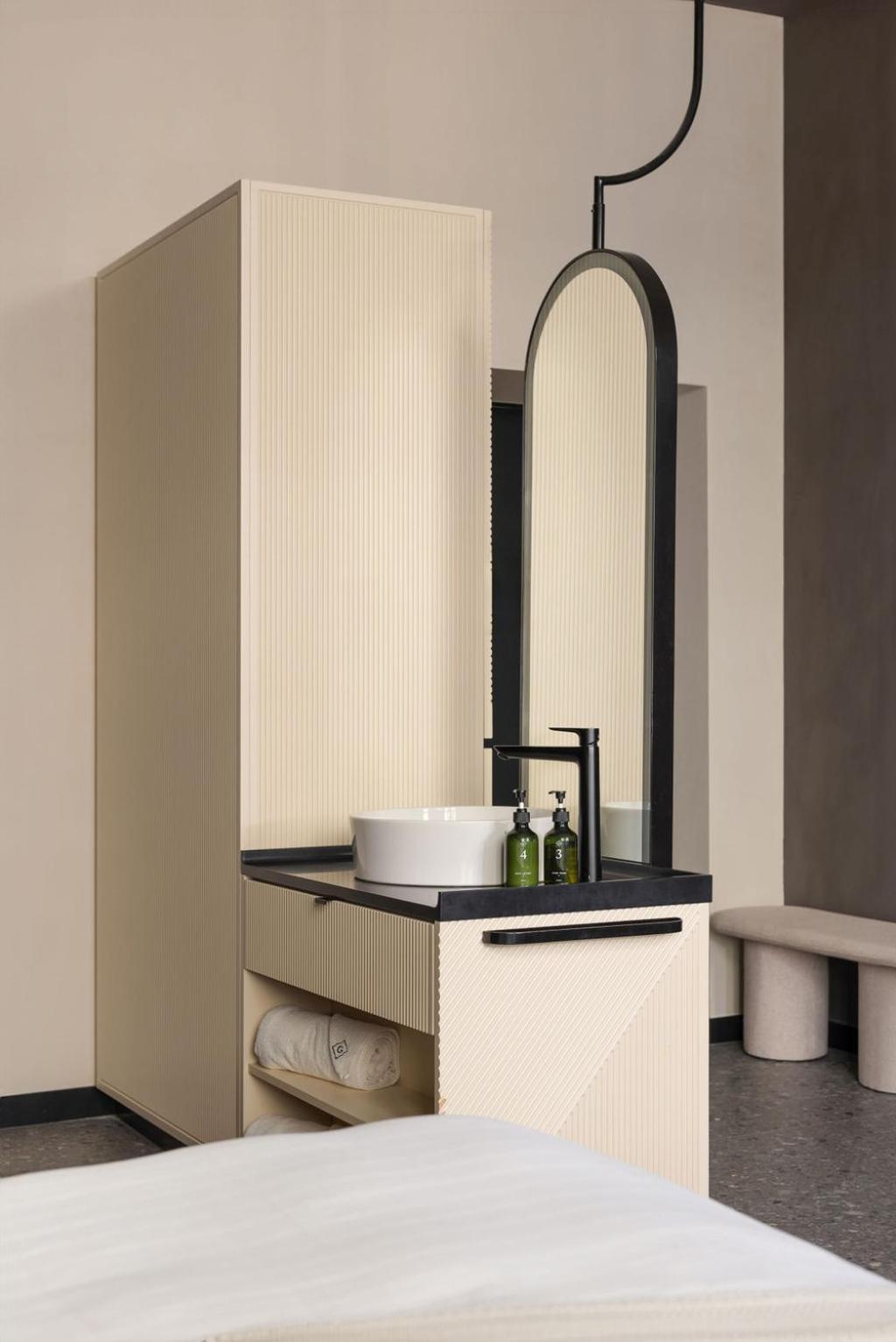 Deluxe Room - Photo 2