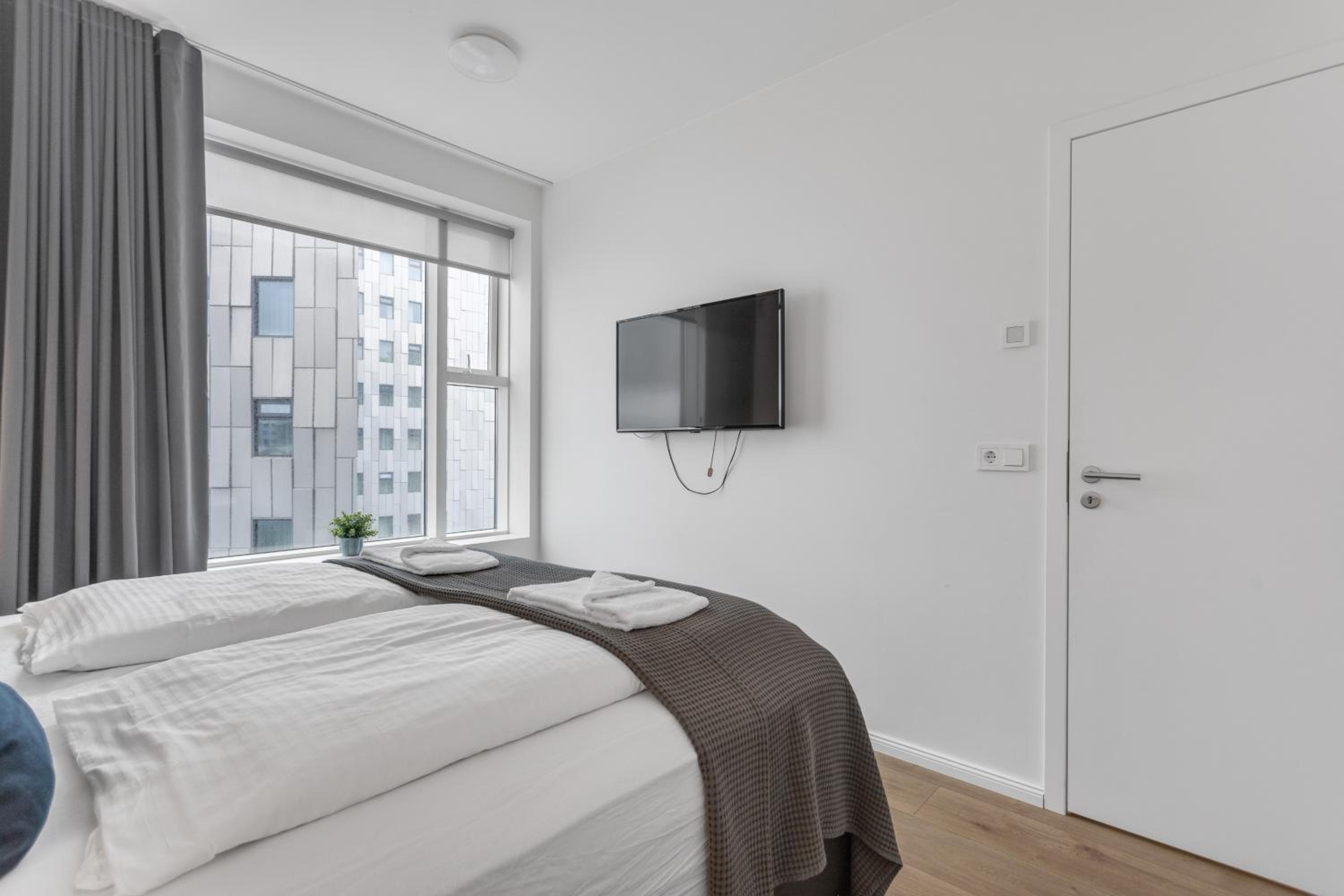 Two-Bedroom Apartment with Balcony photo 3