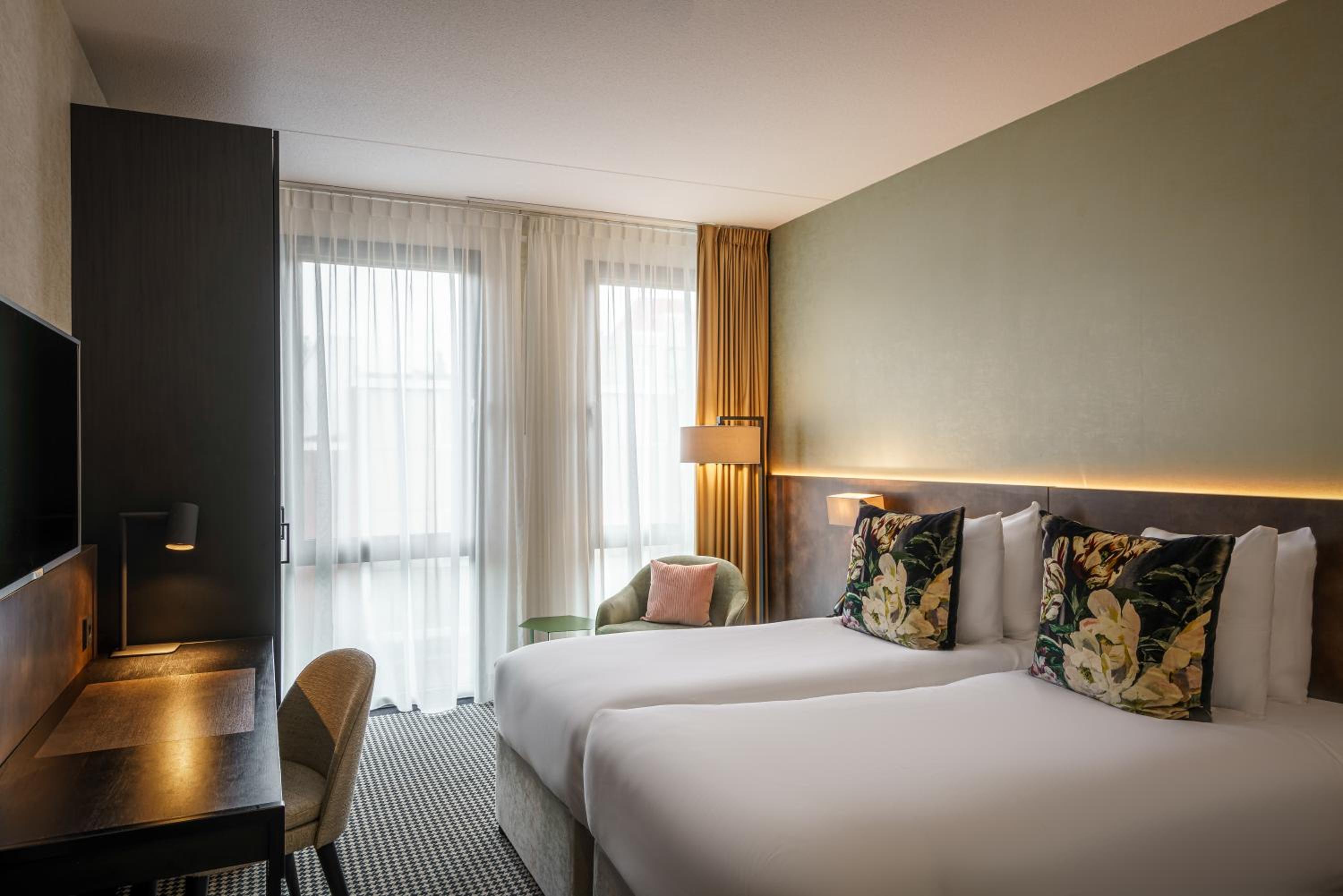 Twin Room with Canal View
