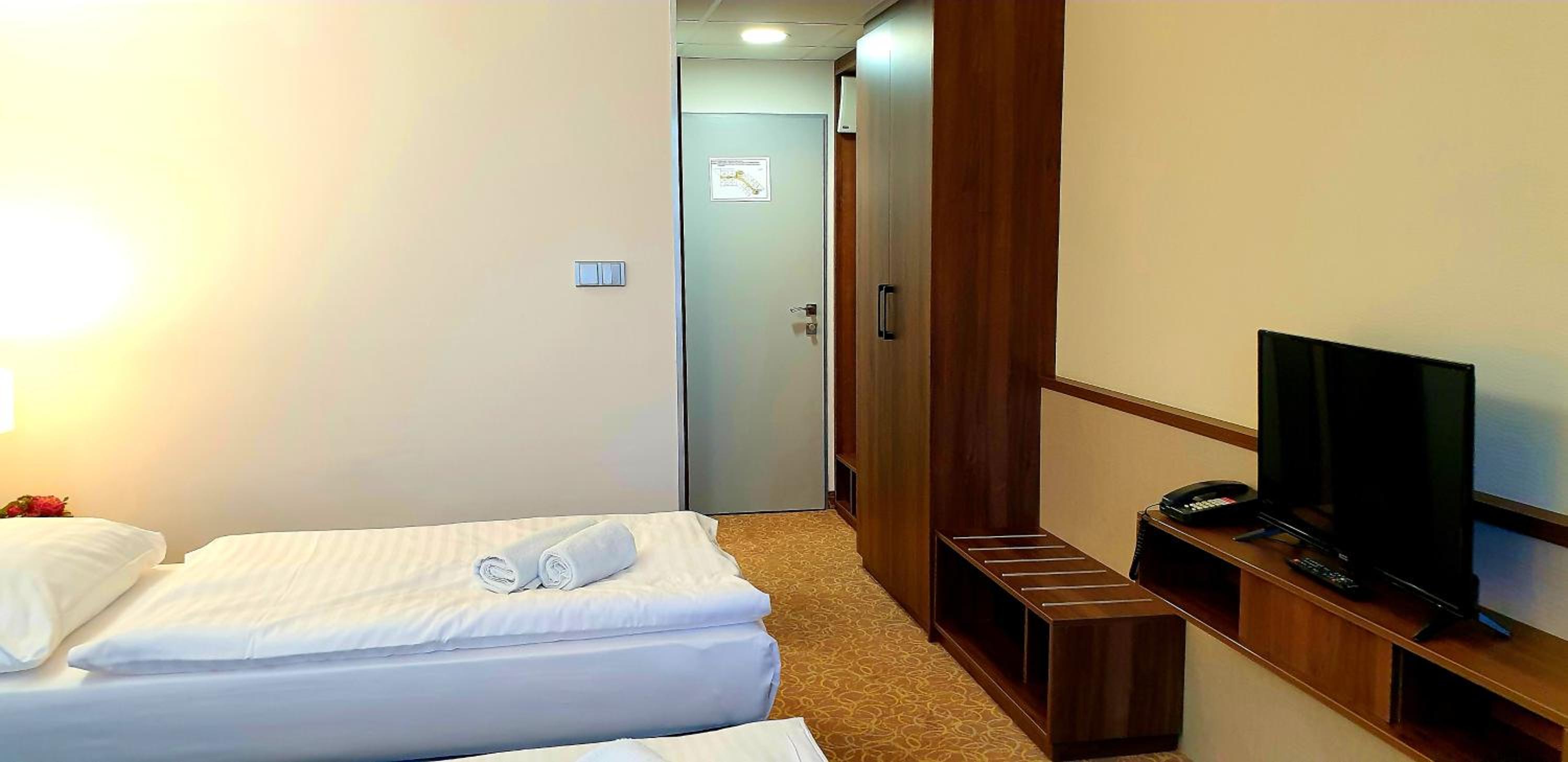Superior Double or Twin Room - Photo 14