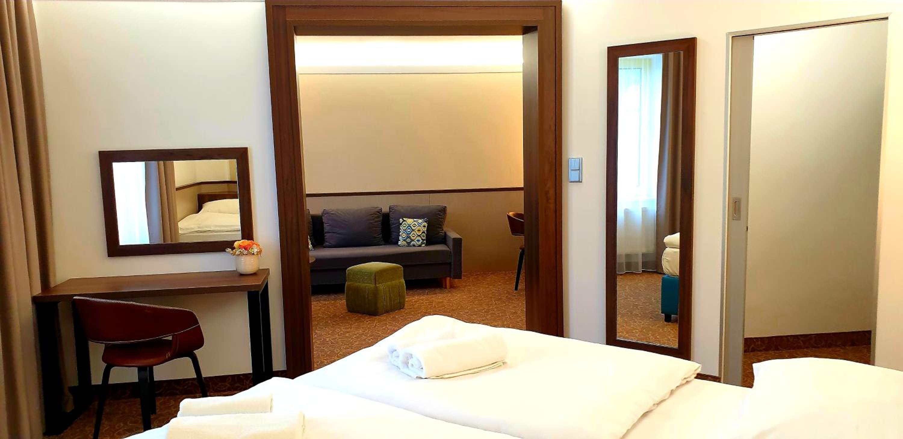 Superior Suite - Photo 11