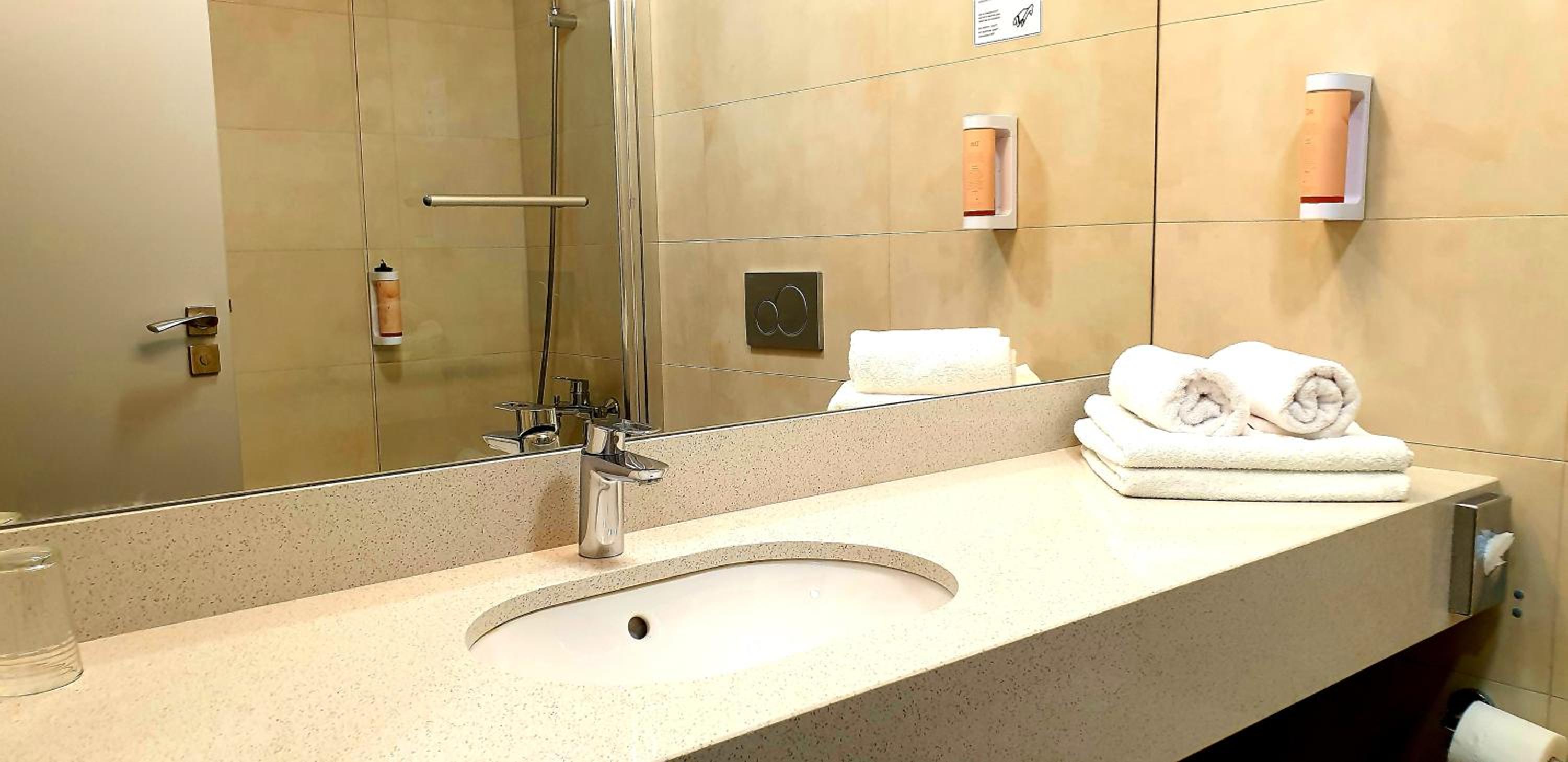 Superior Suite - Photo 18