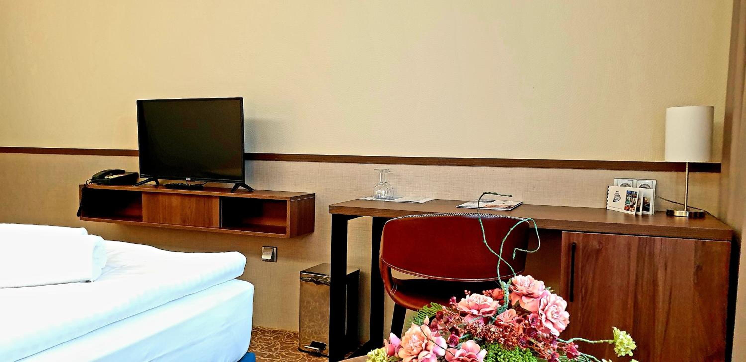 Superior Double or Twin Room - Photo 11