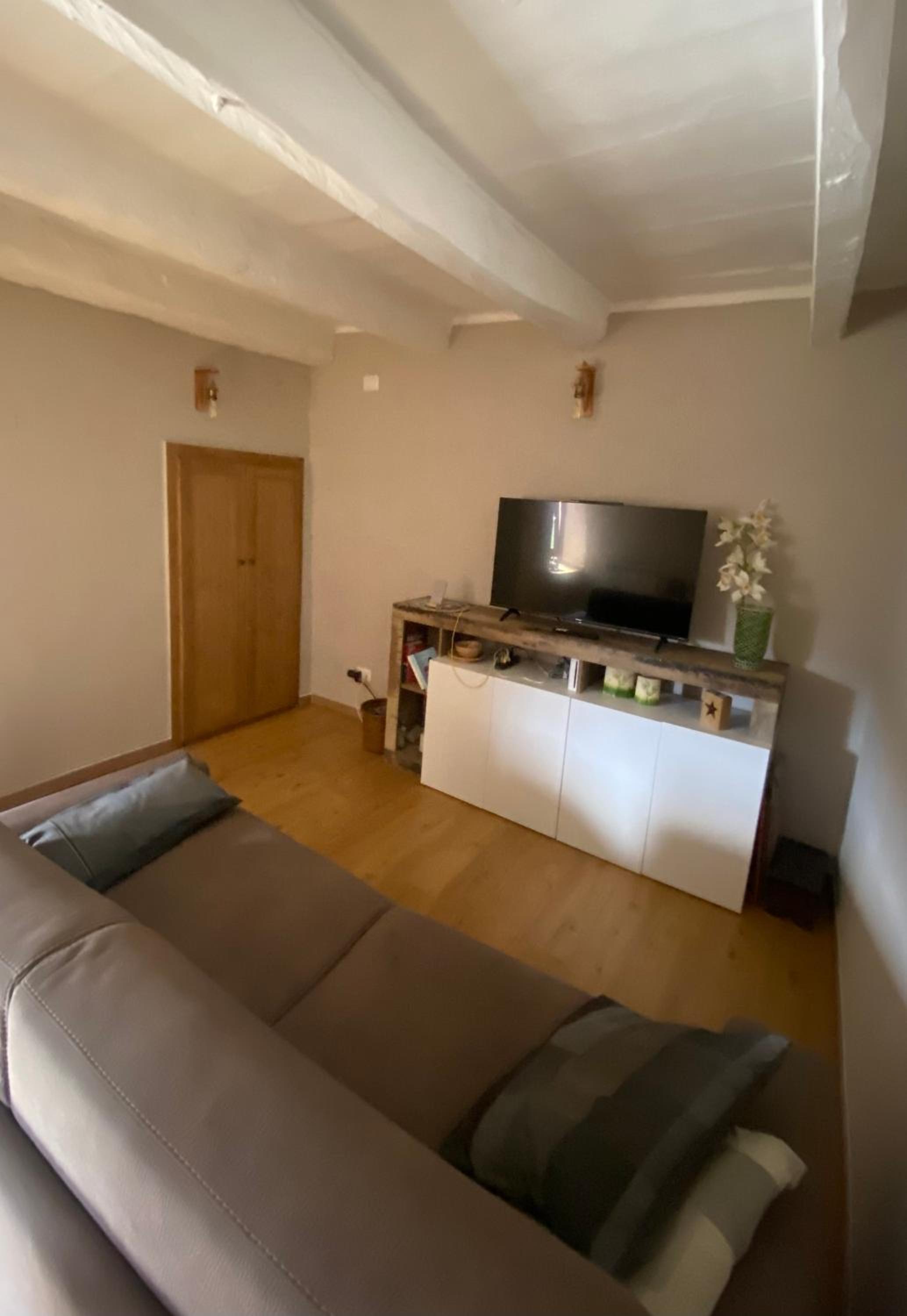 One-Bedroom House photo 1