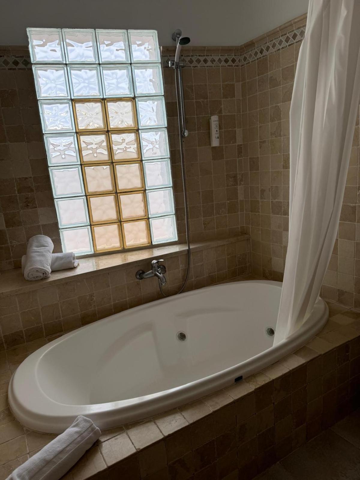 Three-Bedroom Apartment - Photo 12