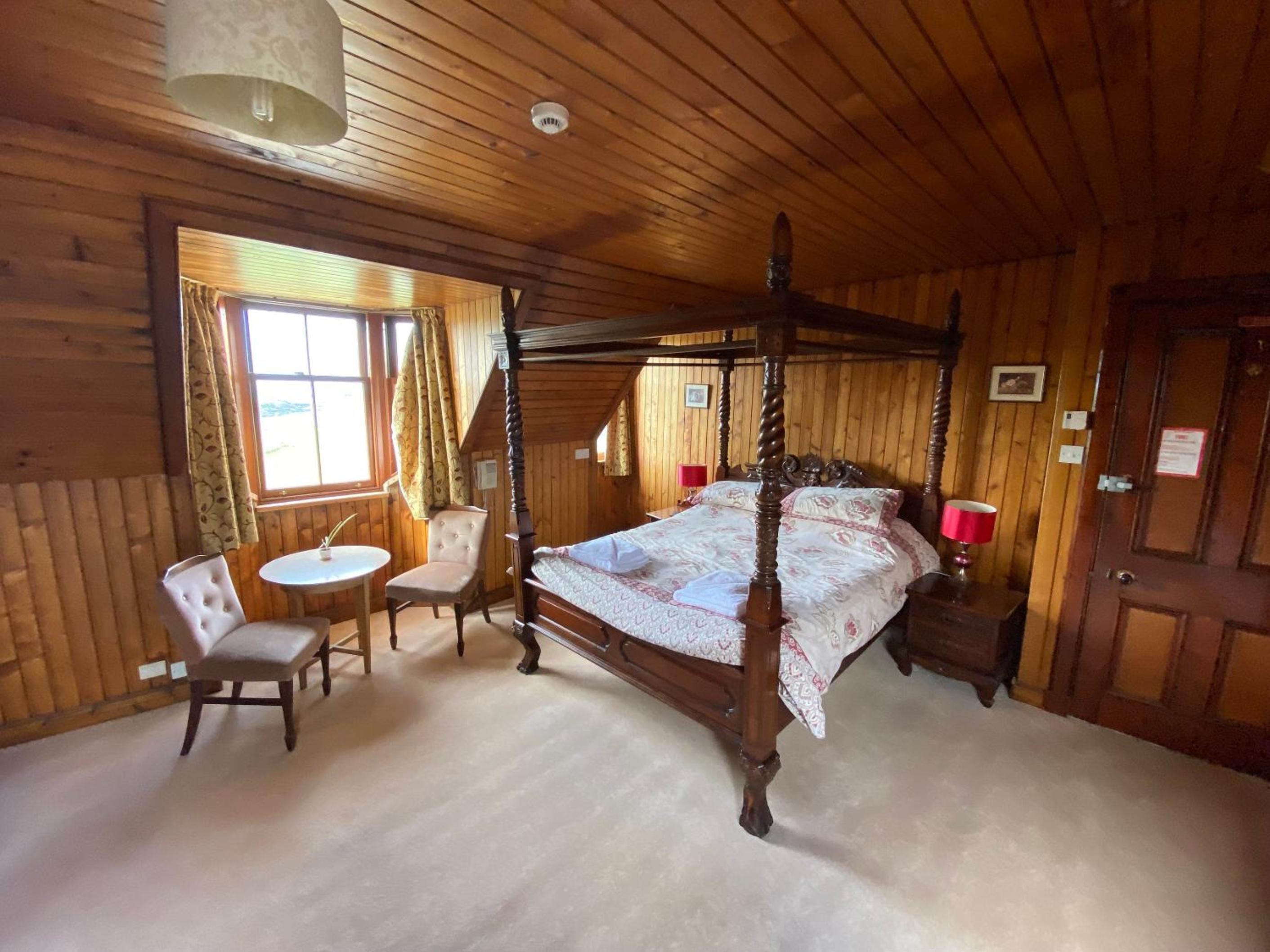 Deluxe Double Room with Side Sea View - Photo 3