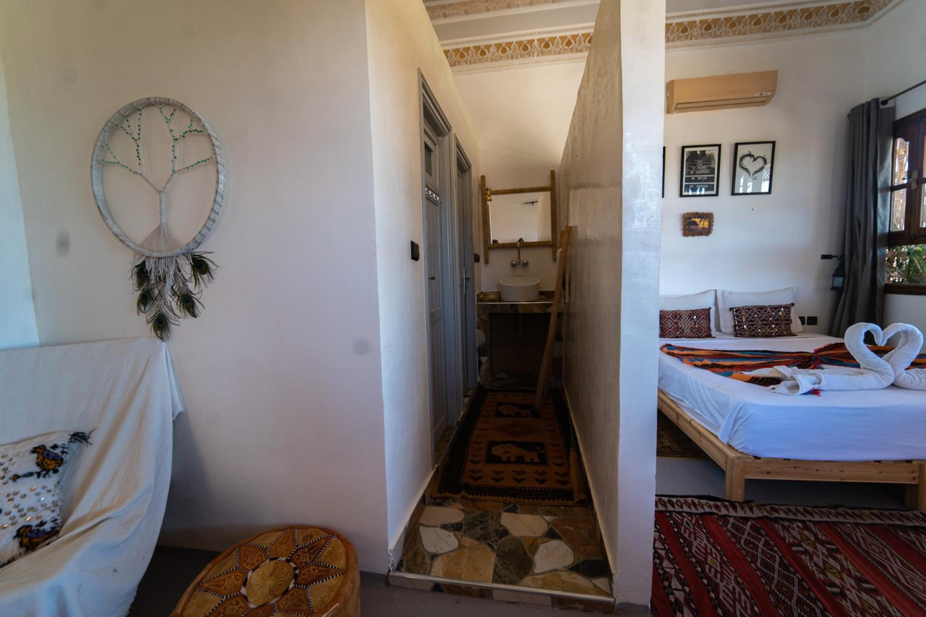 Triple Room with Garden View - Photo 4