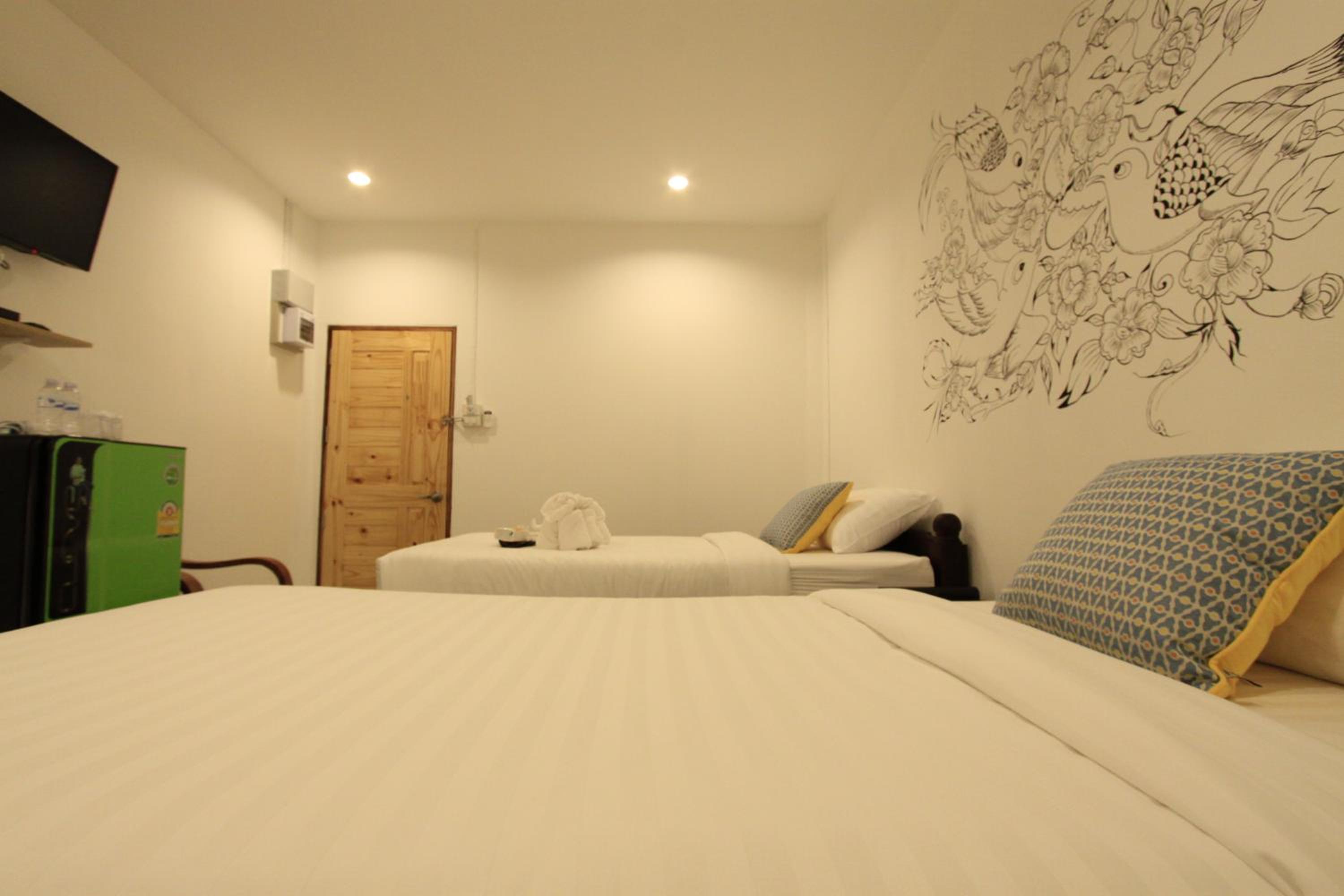 Standard Twin Room - Photo 2