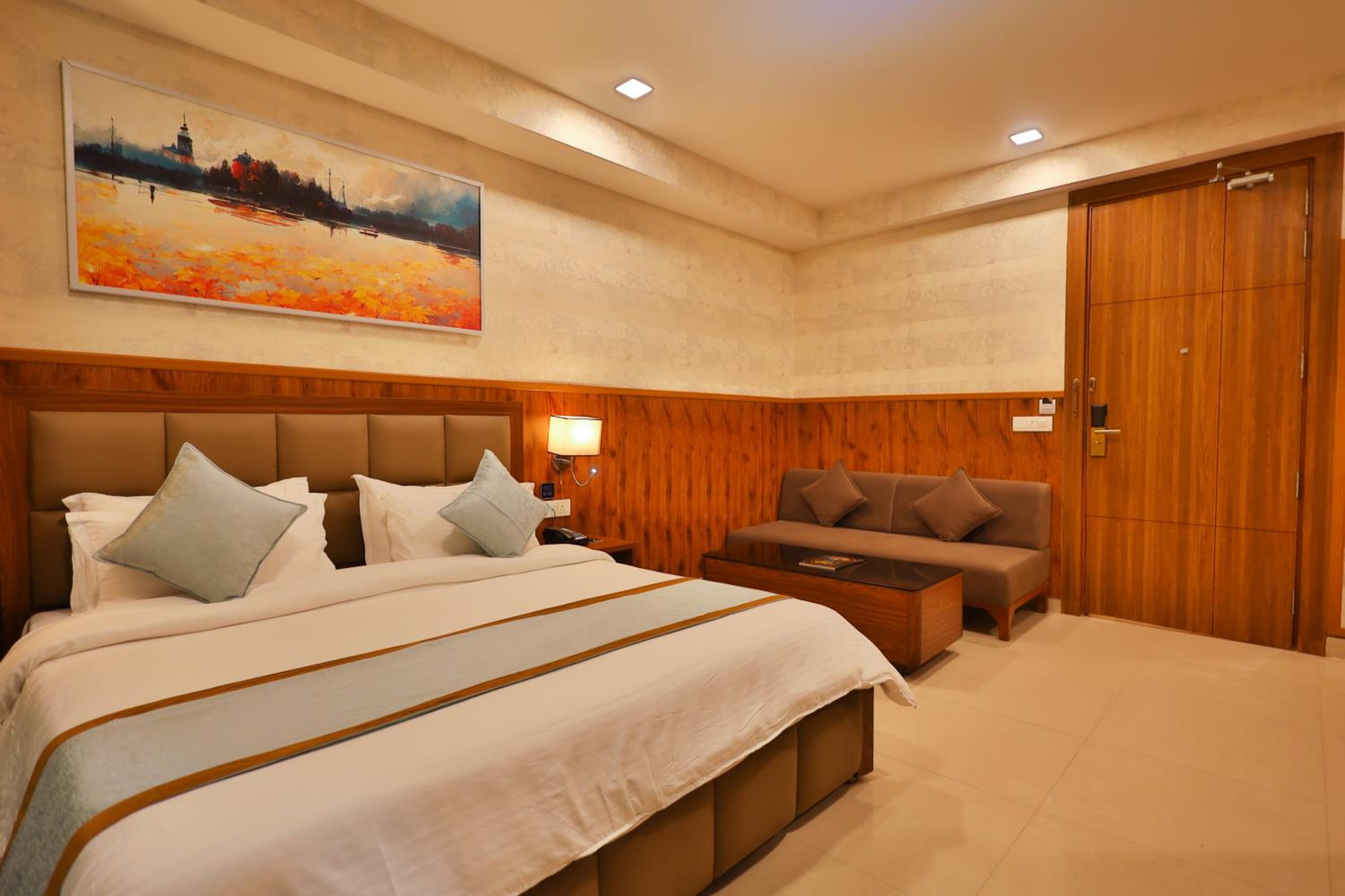Deluxe Room - Photo 9