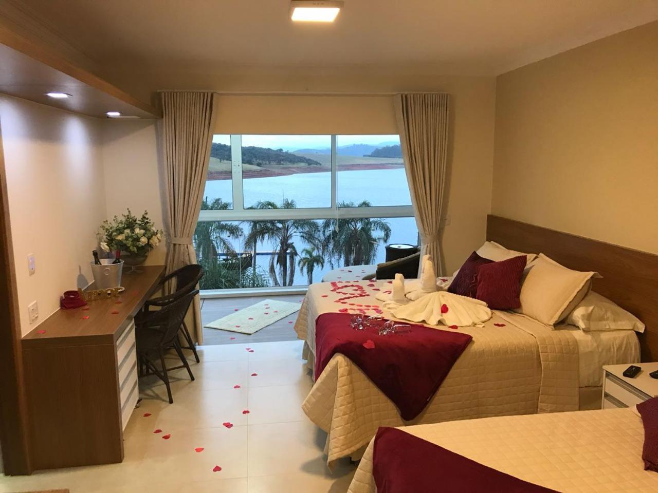 Deluxe Suite with Spa Bath photo 1
