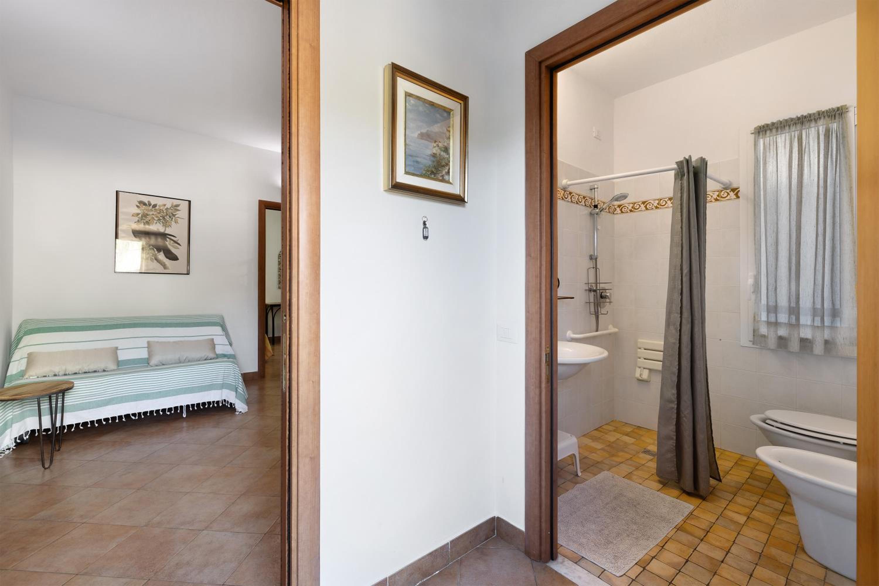 One-Bedroom Apartment with Garden photo 3
