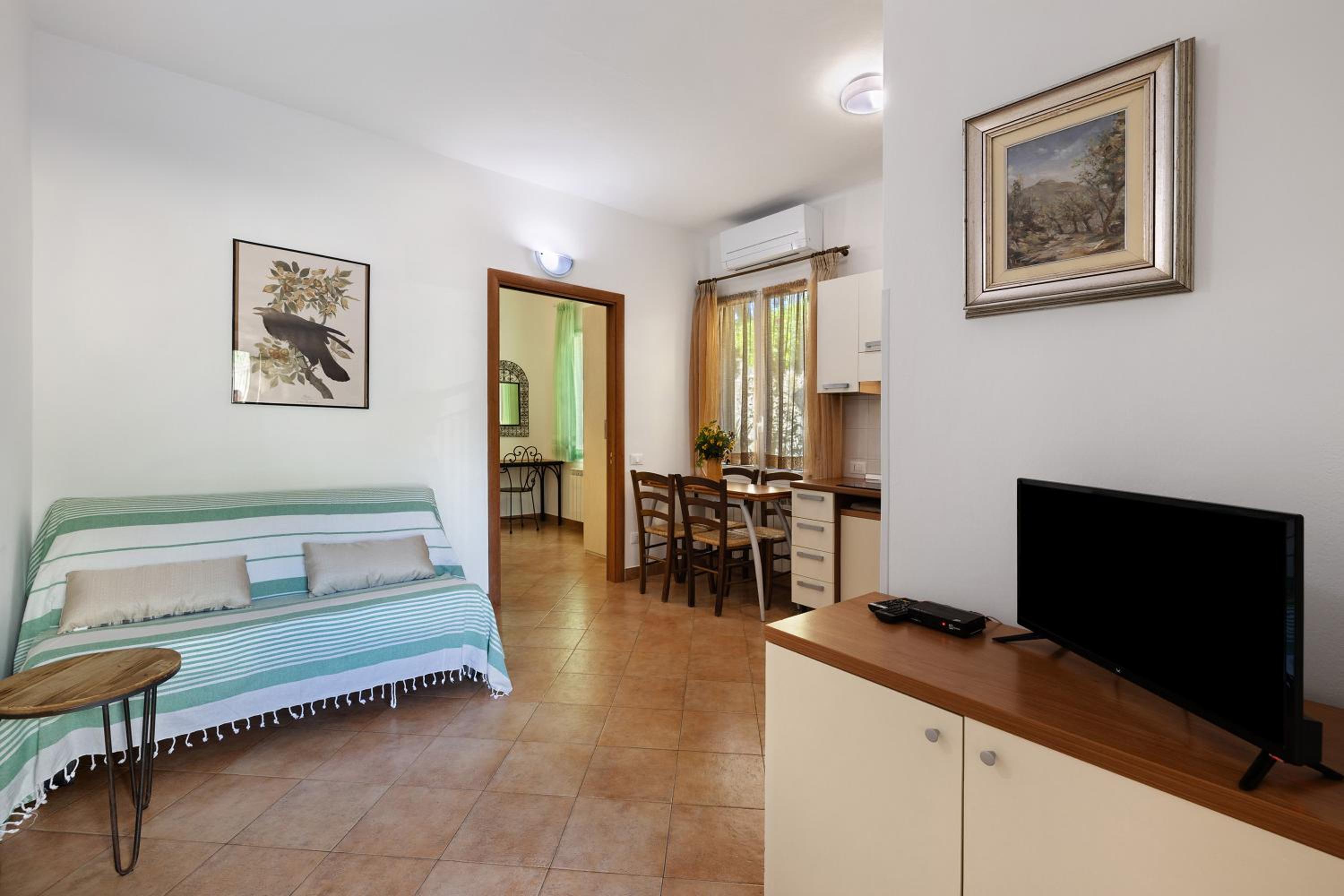 One-Bedroom Apartment with Garden photo 1