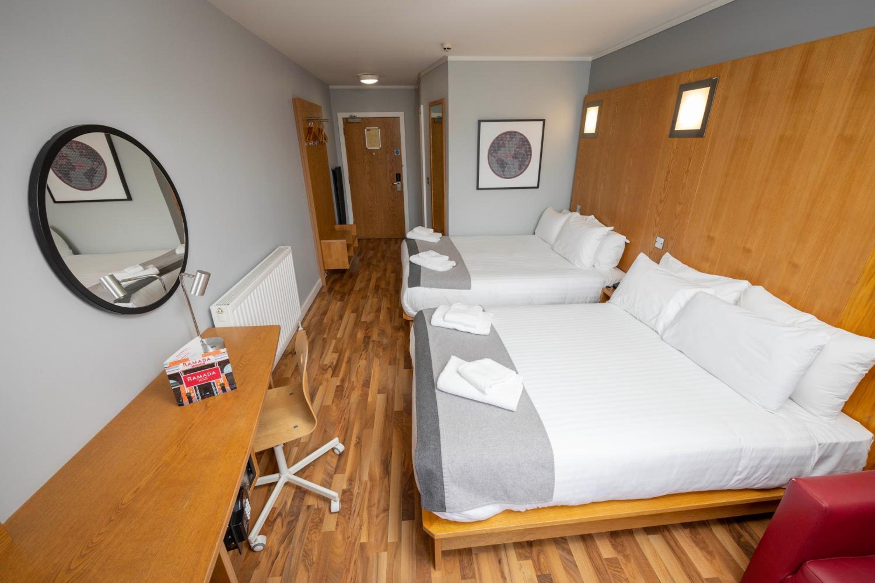 Standard Double Room with Two Double Beds - Photo 3