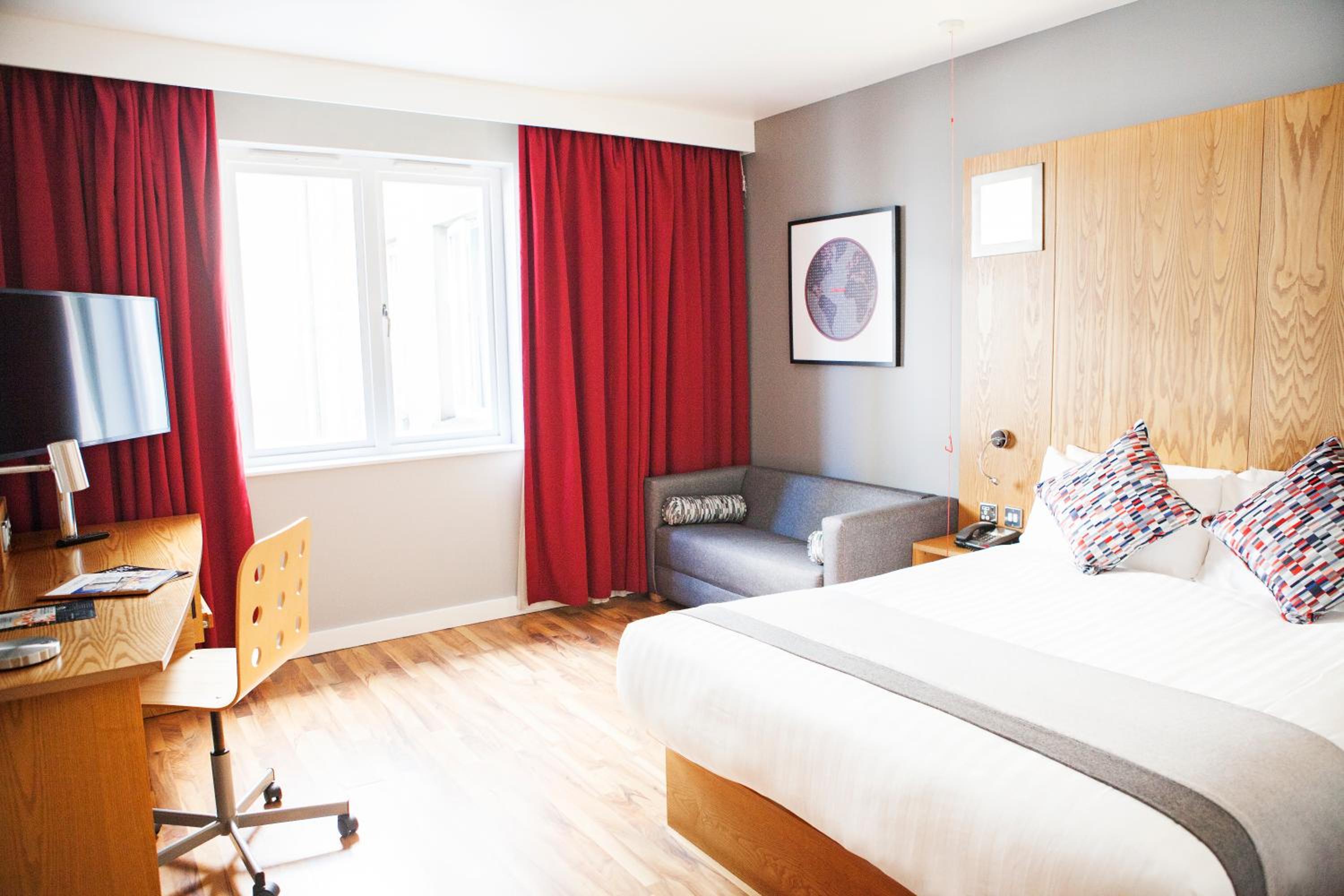 Standard Double Room - Mobility Accessible  - Photo 1