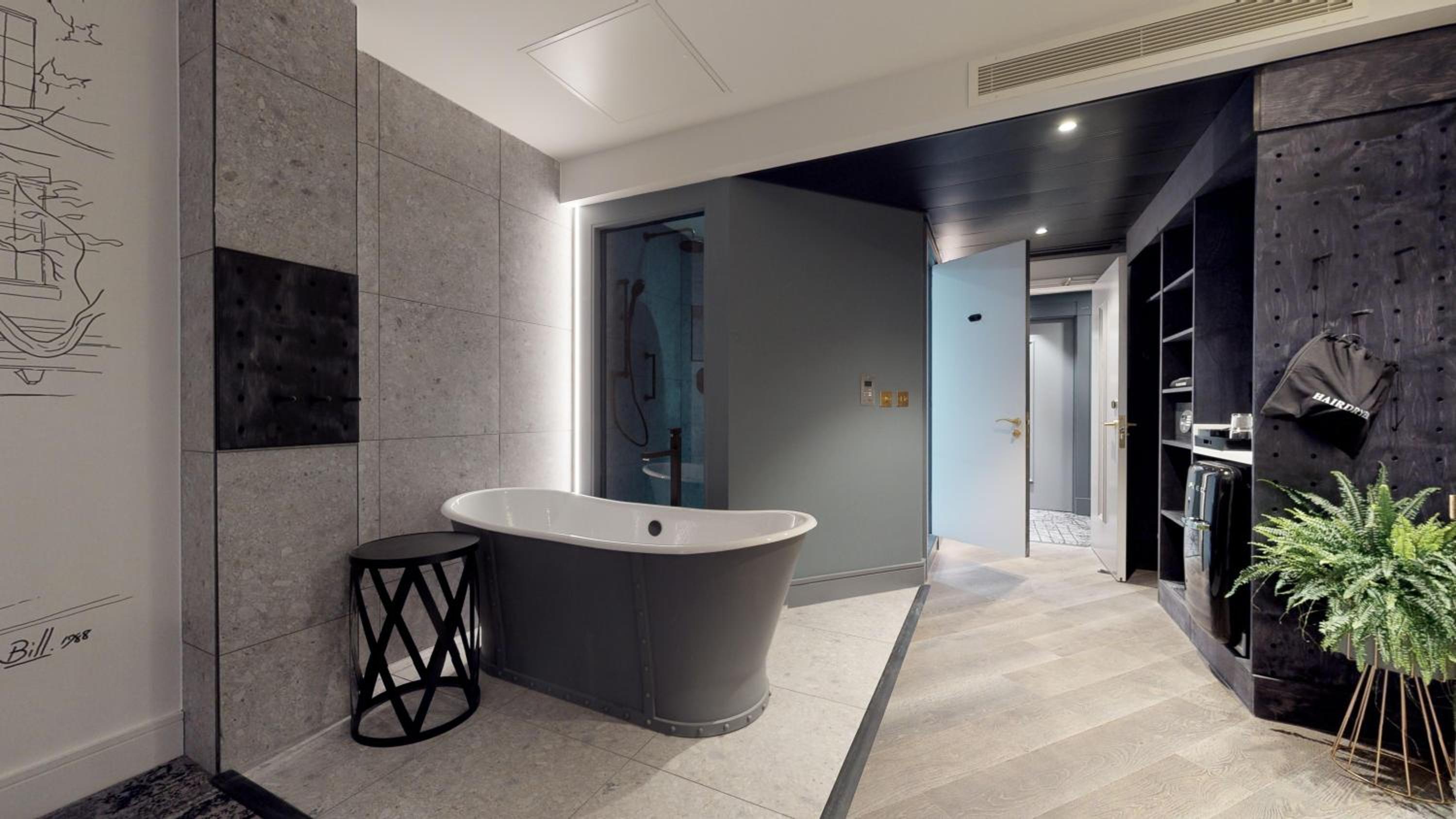 King Suite with Bath - Photo 7