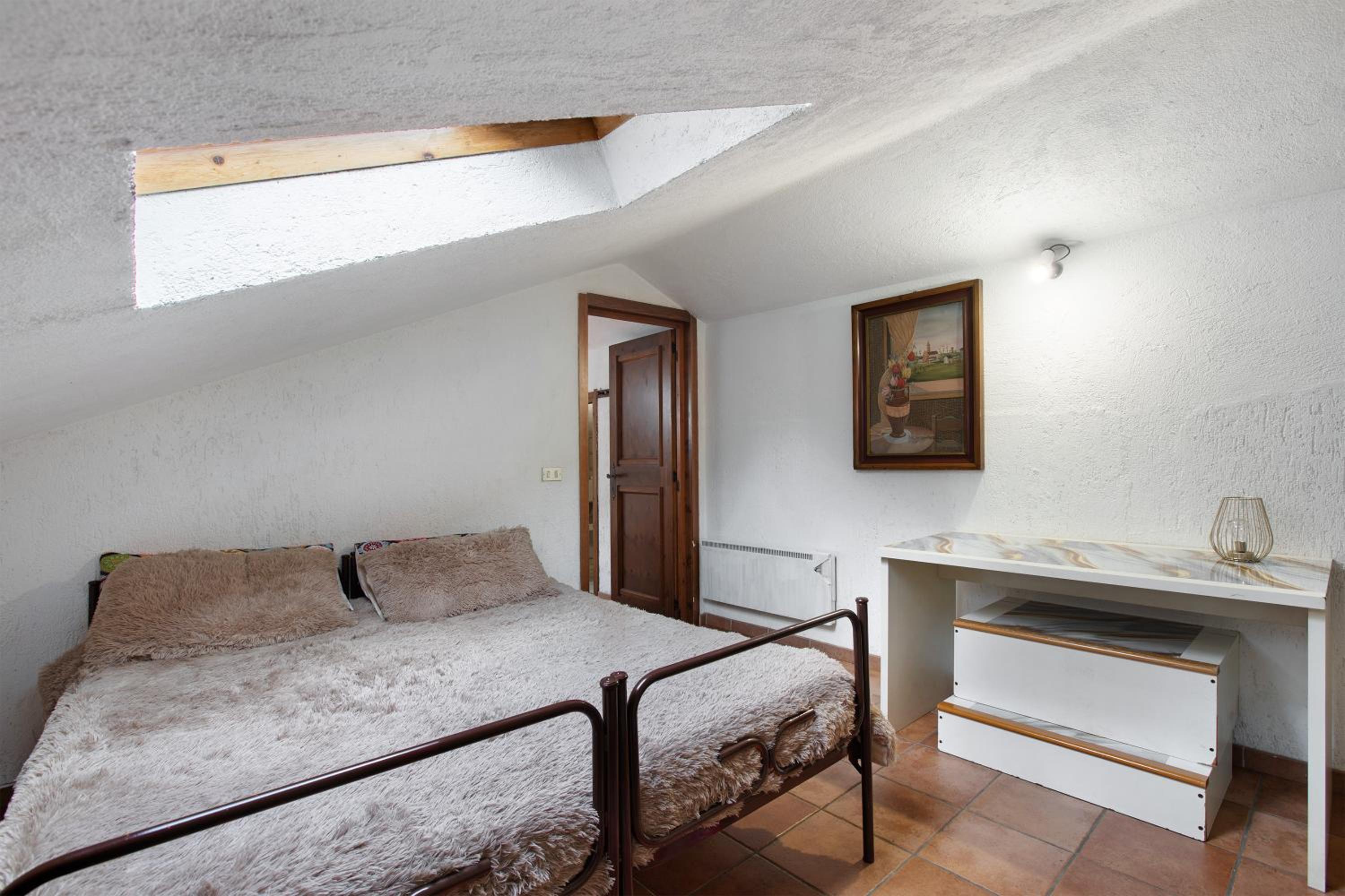 Three-Bedroom Apartment with Mountain View