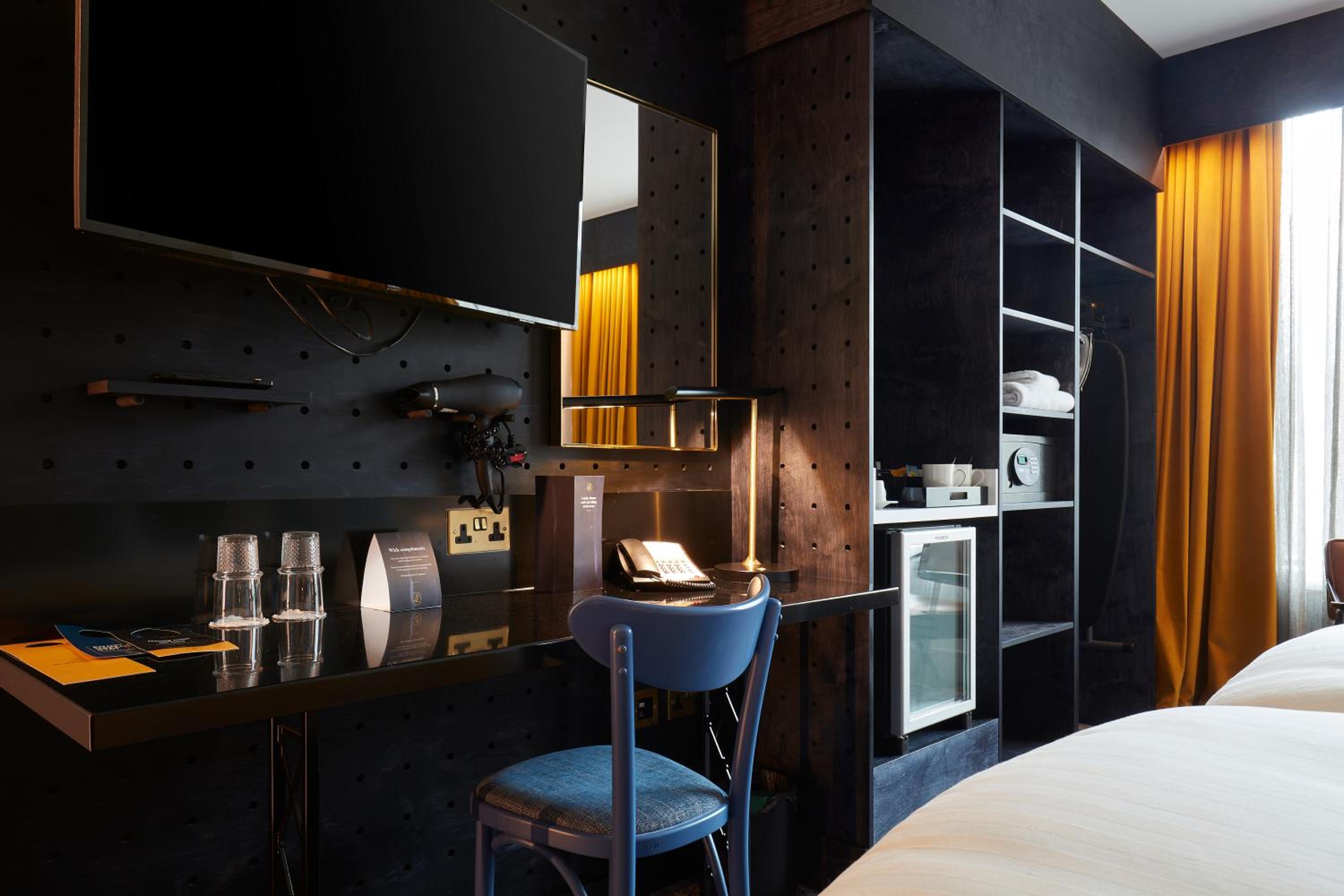 Standard Twin Room - Photo 4