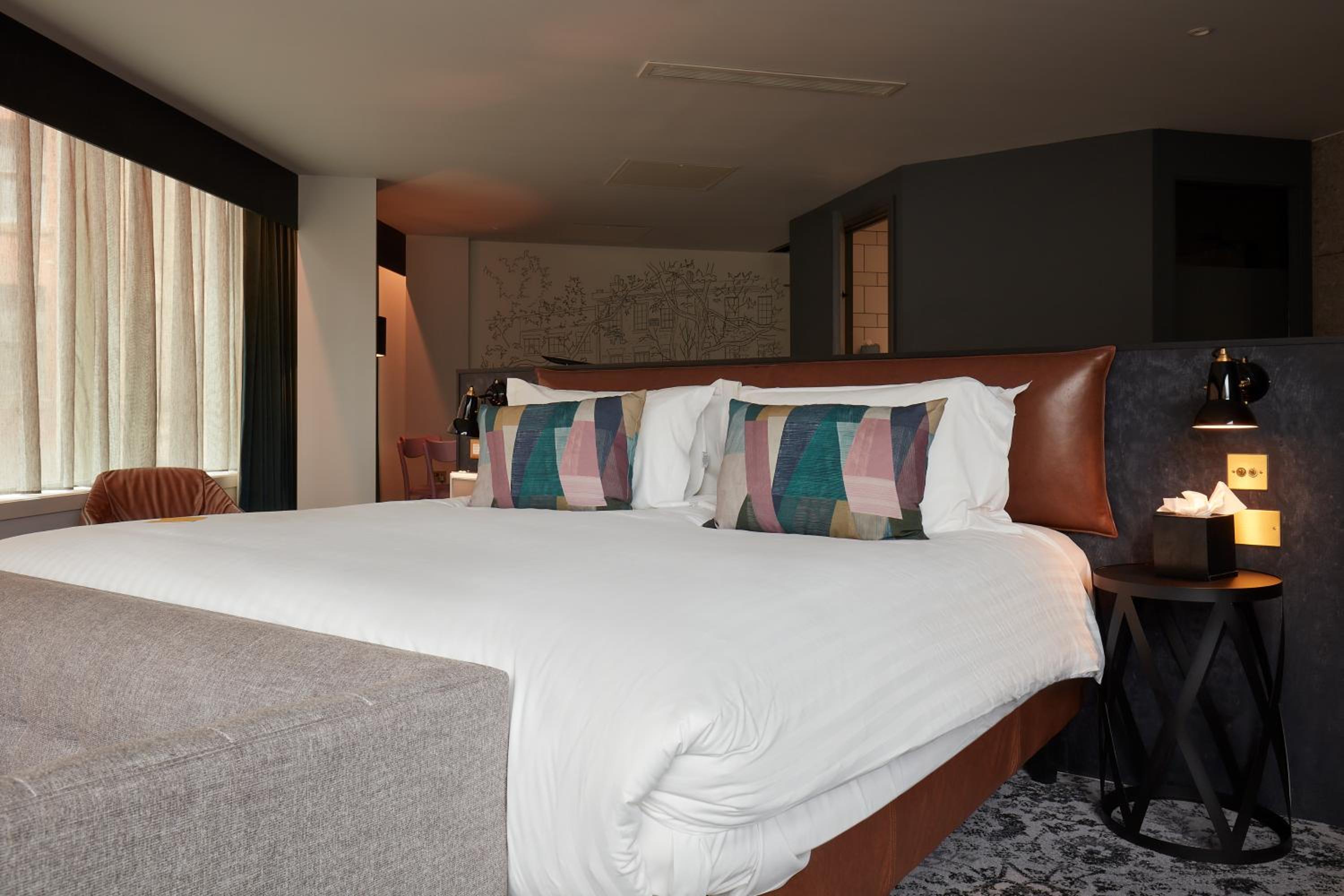 King Suite with Bath and Sofa Bed - Photo 11