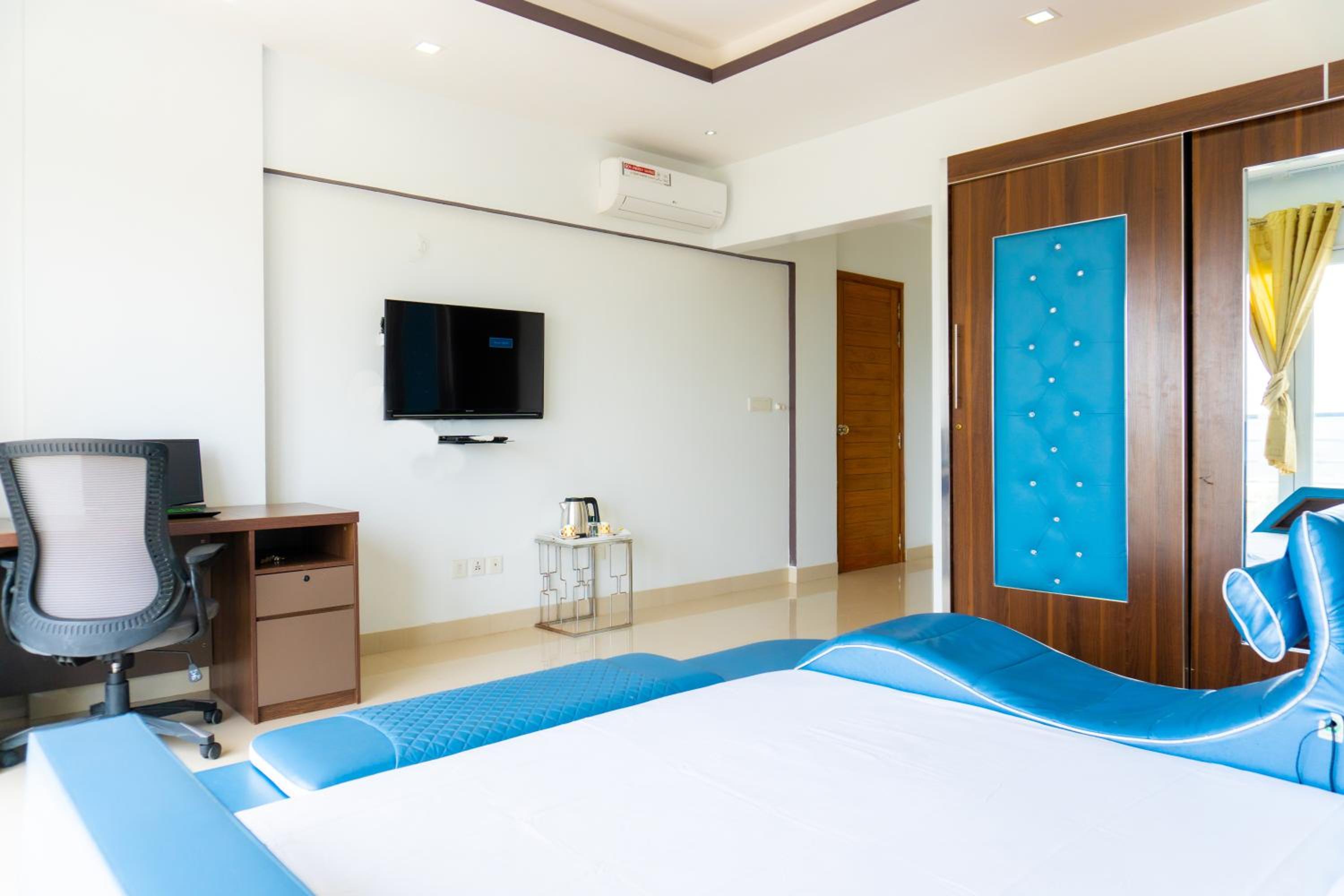 King Room with Balcony