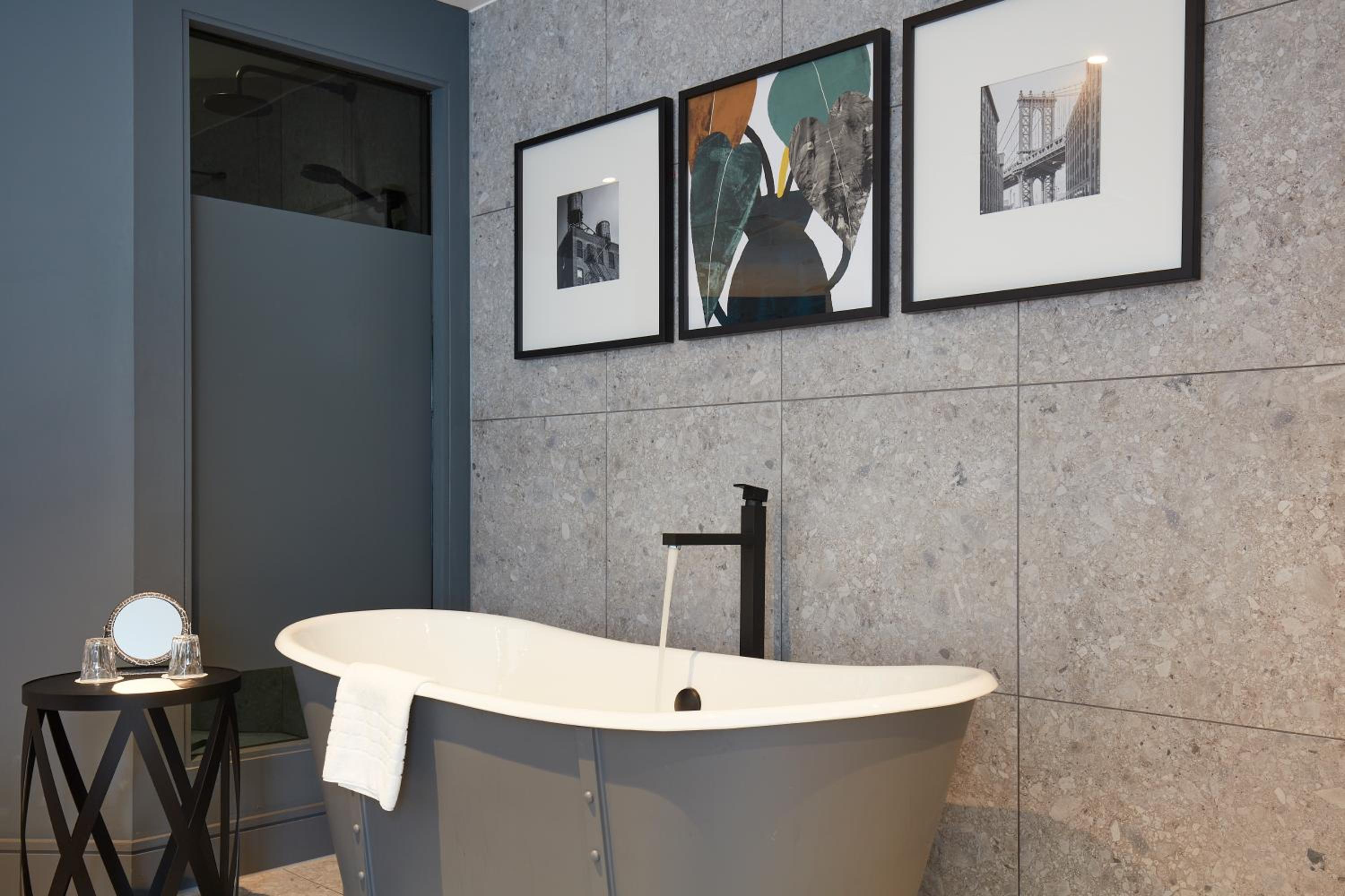 King Suite with Bath and Sofa Bed - Photo 6