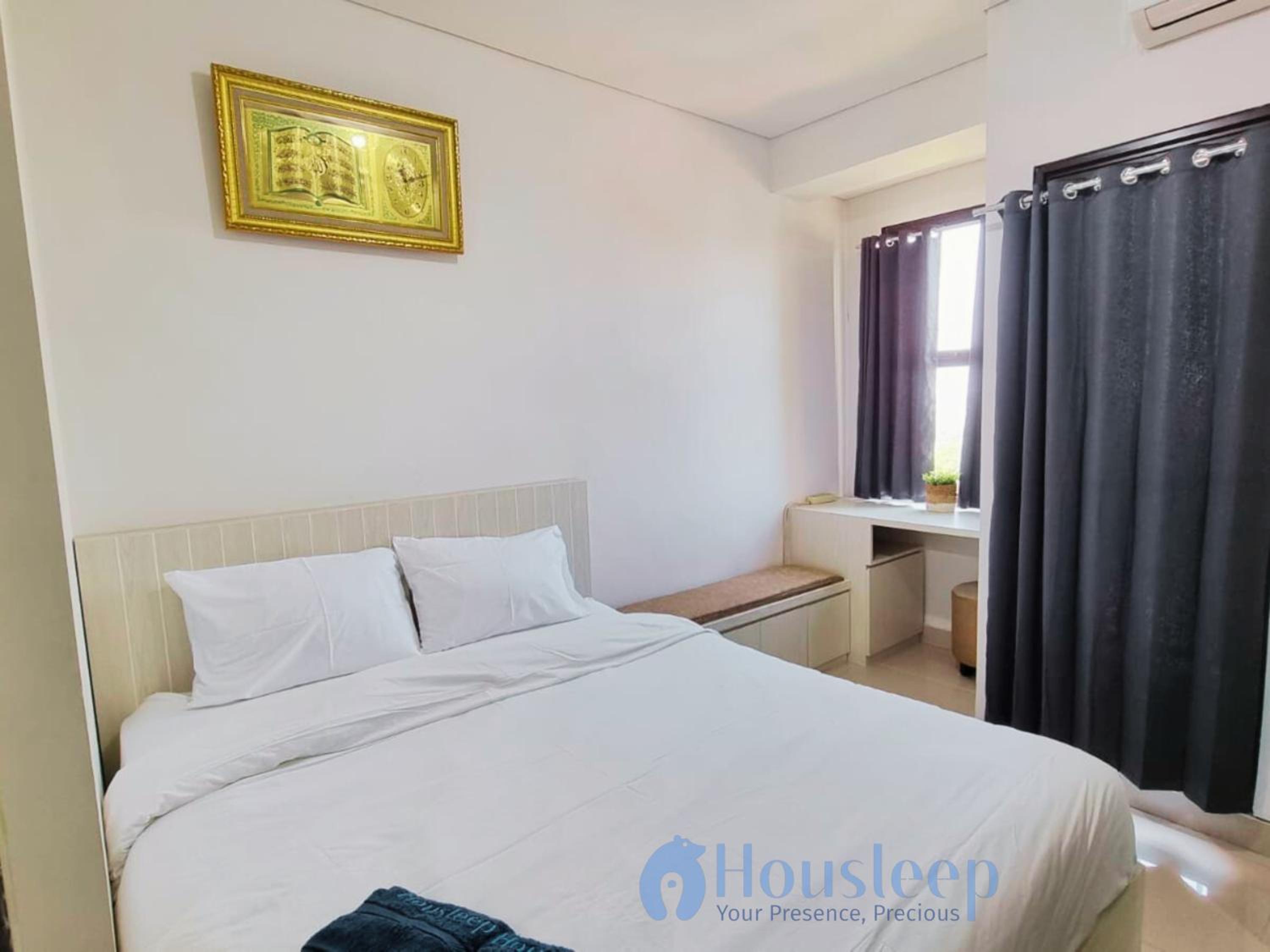 Studio Apartment with Balcony photo 2
