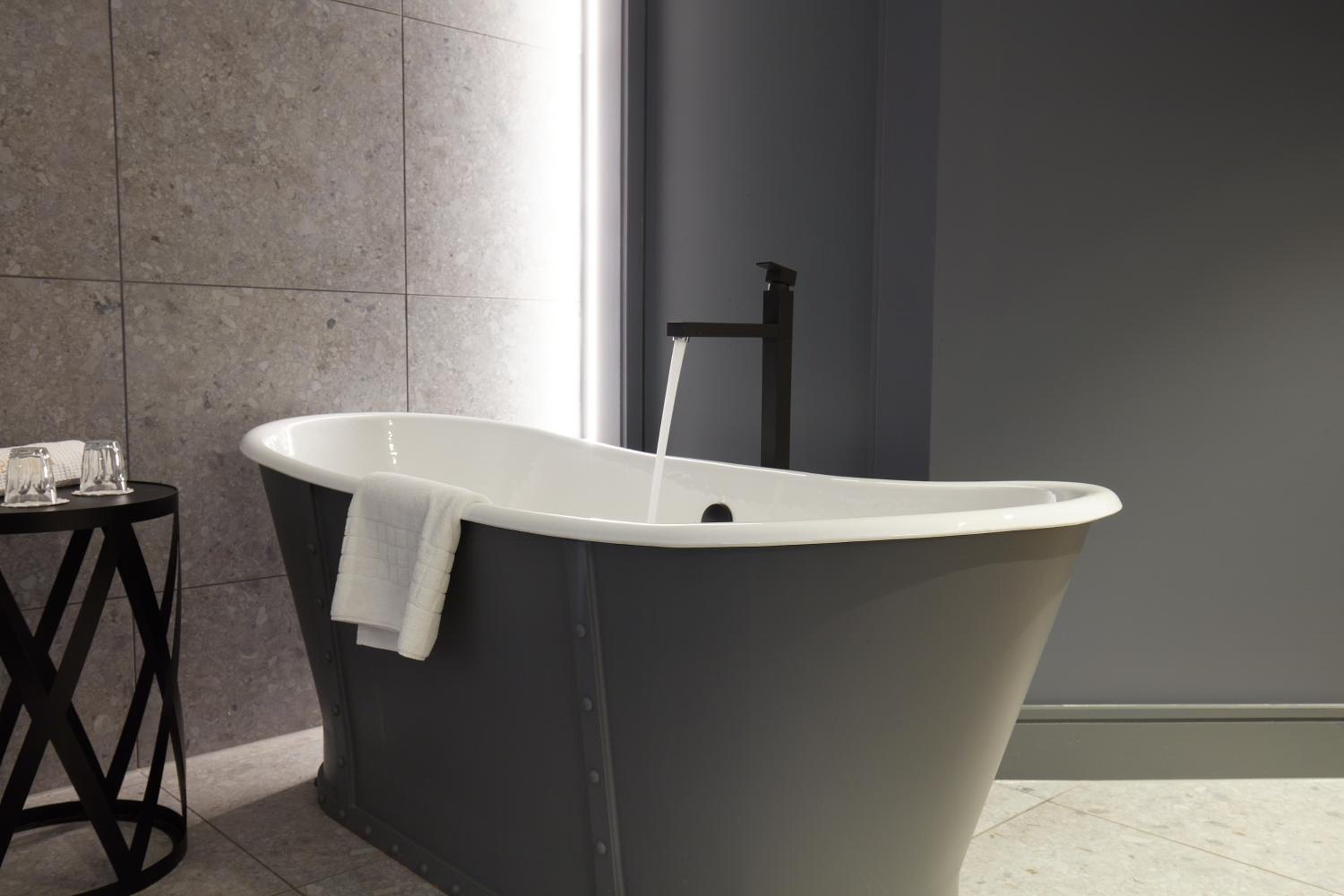 King Suite with Bath - Photo 5