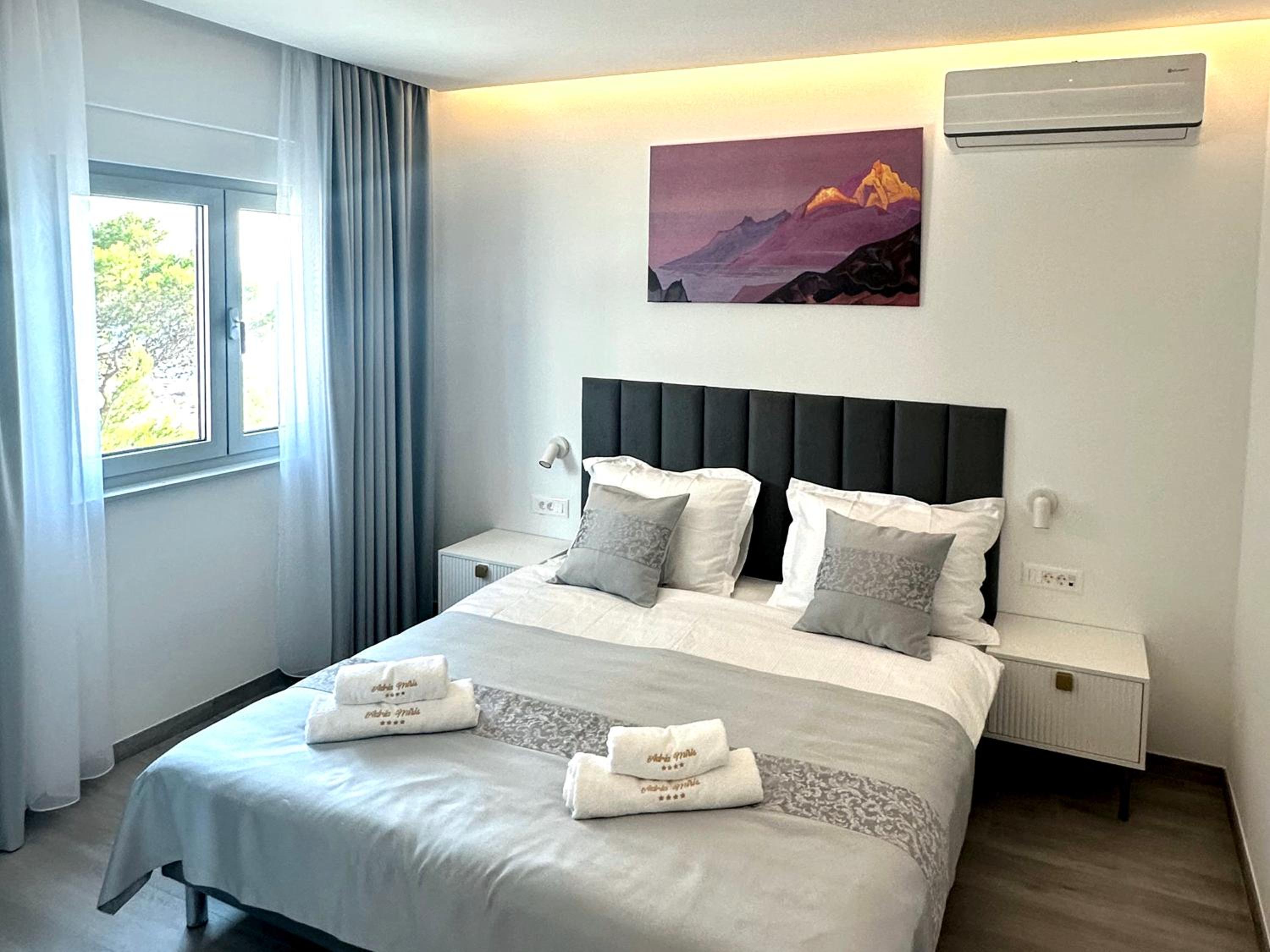 One-Bedroom Apartment with Terrace photo 1