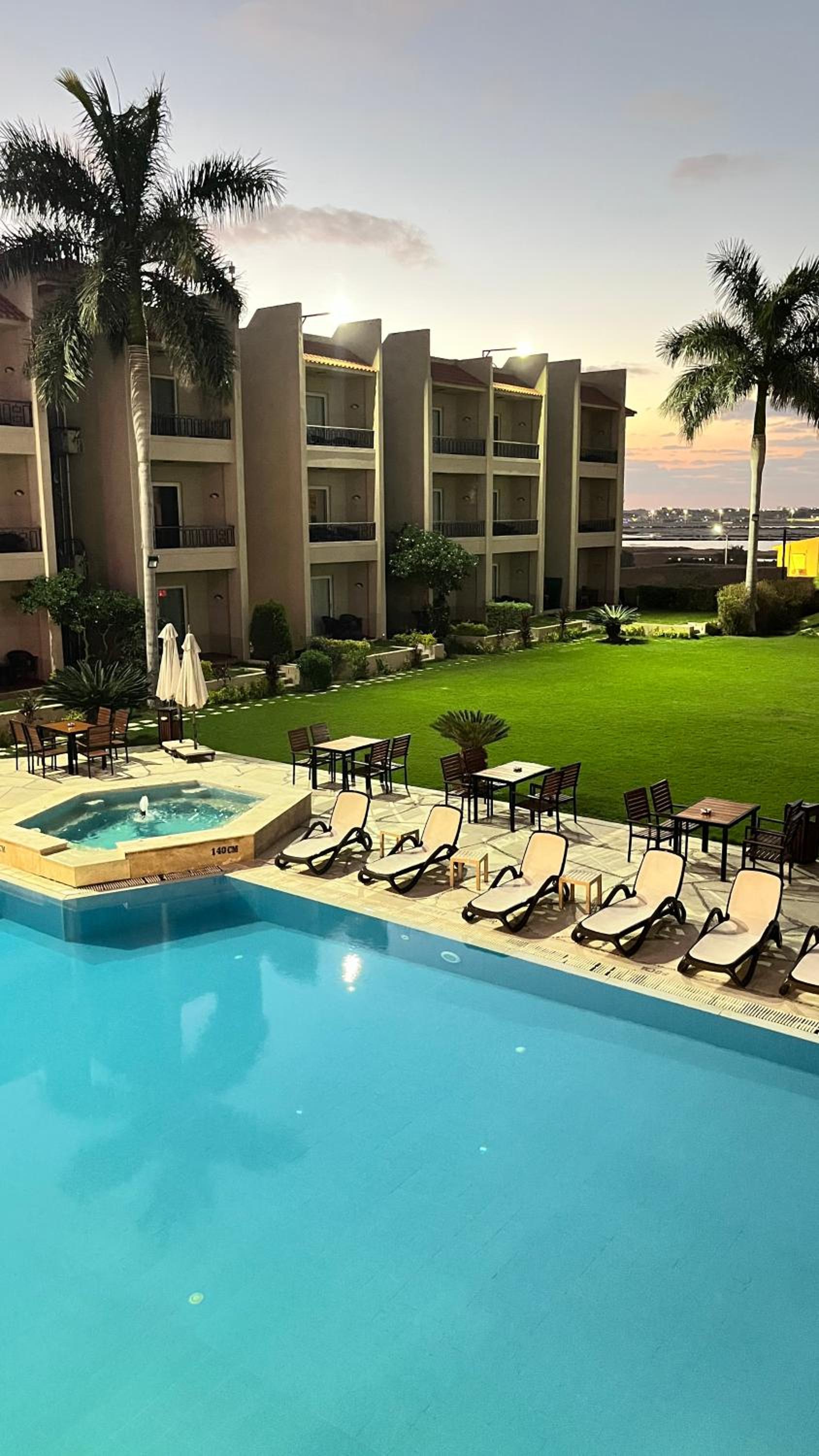 Junior Suite with Pool View photo 3