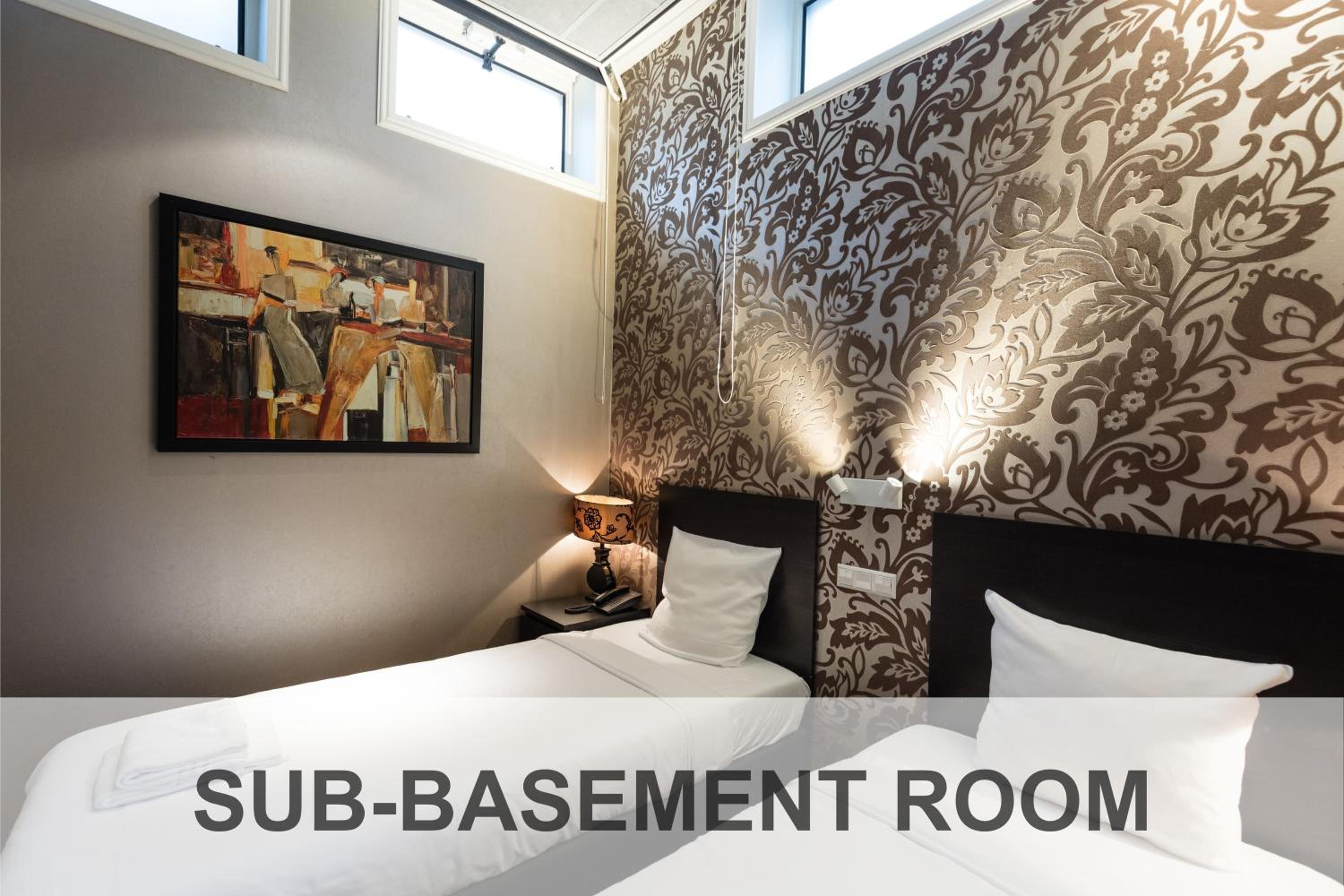 Basement Double Room photo 1